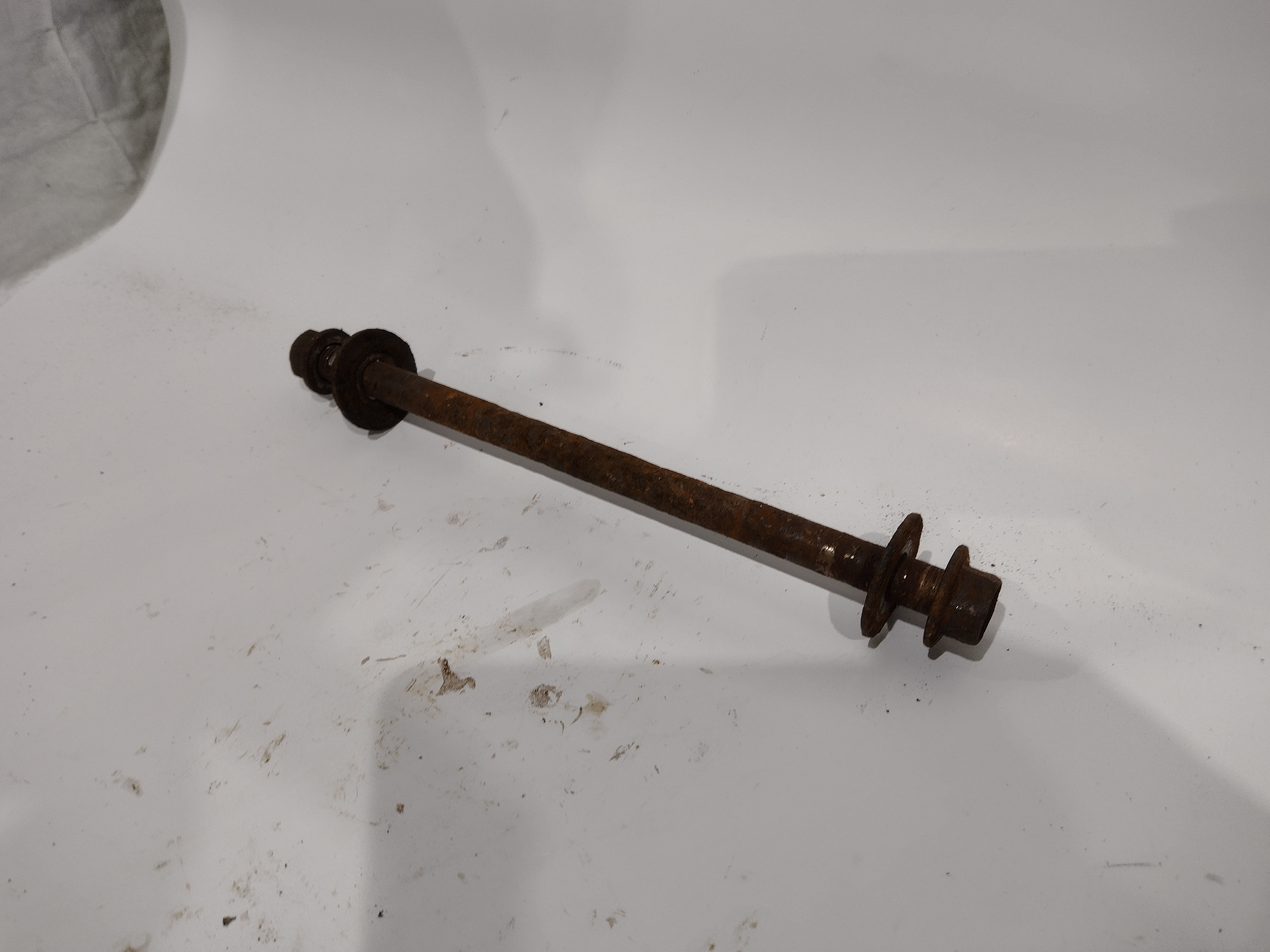 Schraube Querlenker hinten für Subaru Impreza / Legacy / Forester