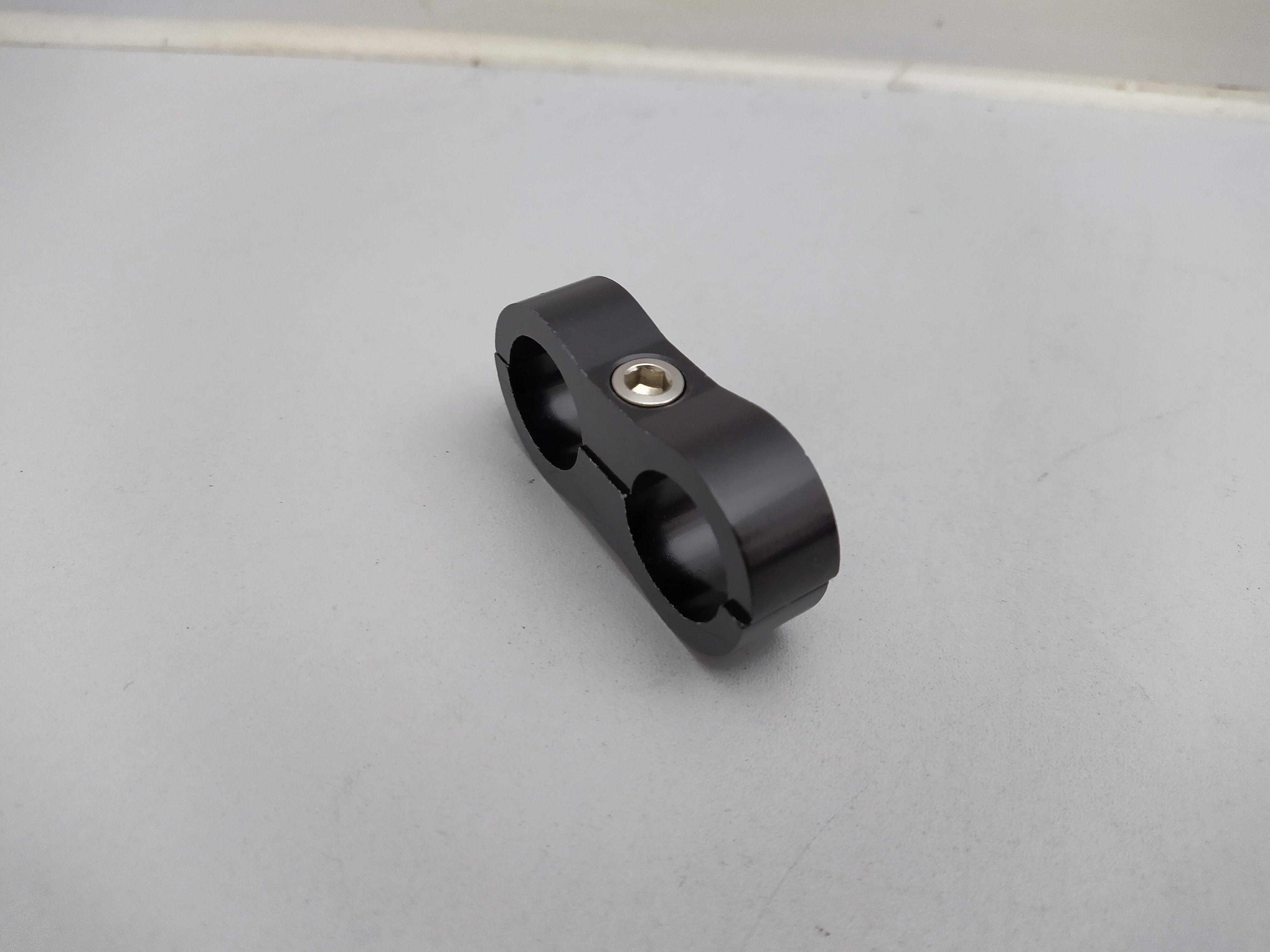 Schlauchhalter 2x19,5mm schwarz(Dash 10 AN10)