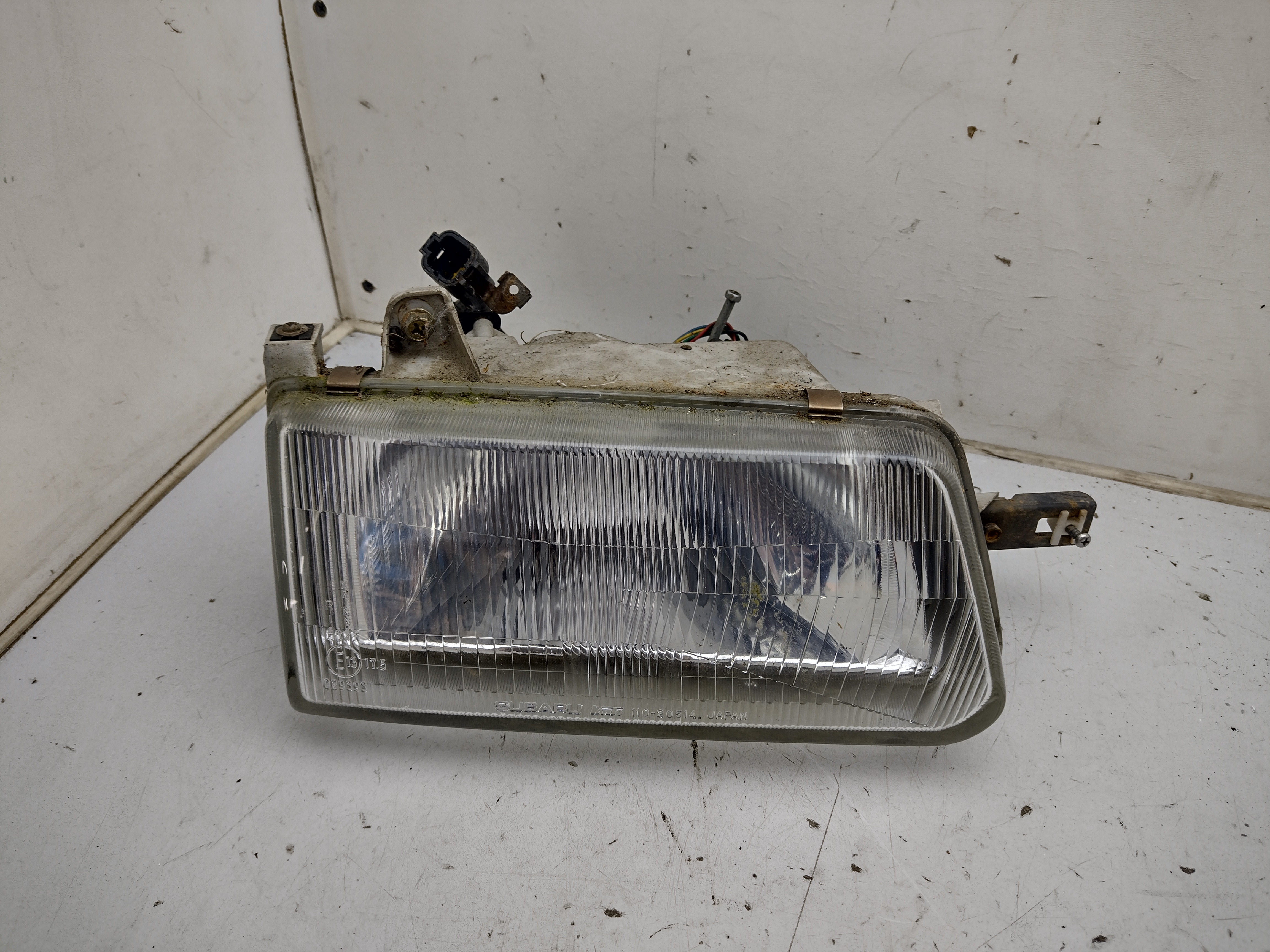 Scheinwerfer vorne RECHTS für Subaru Justy KAD