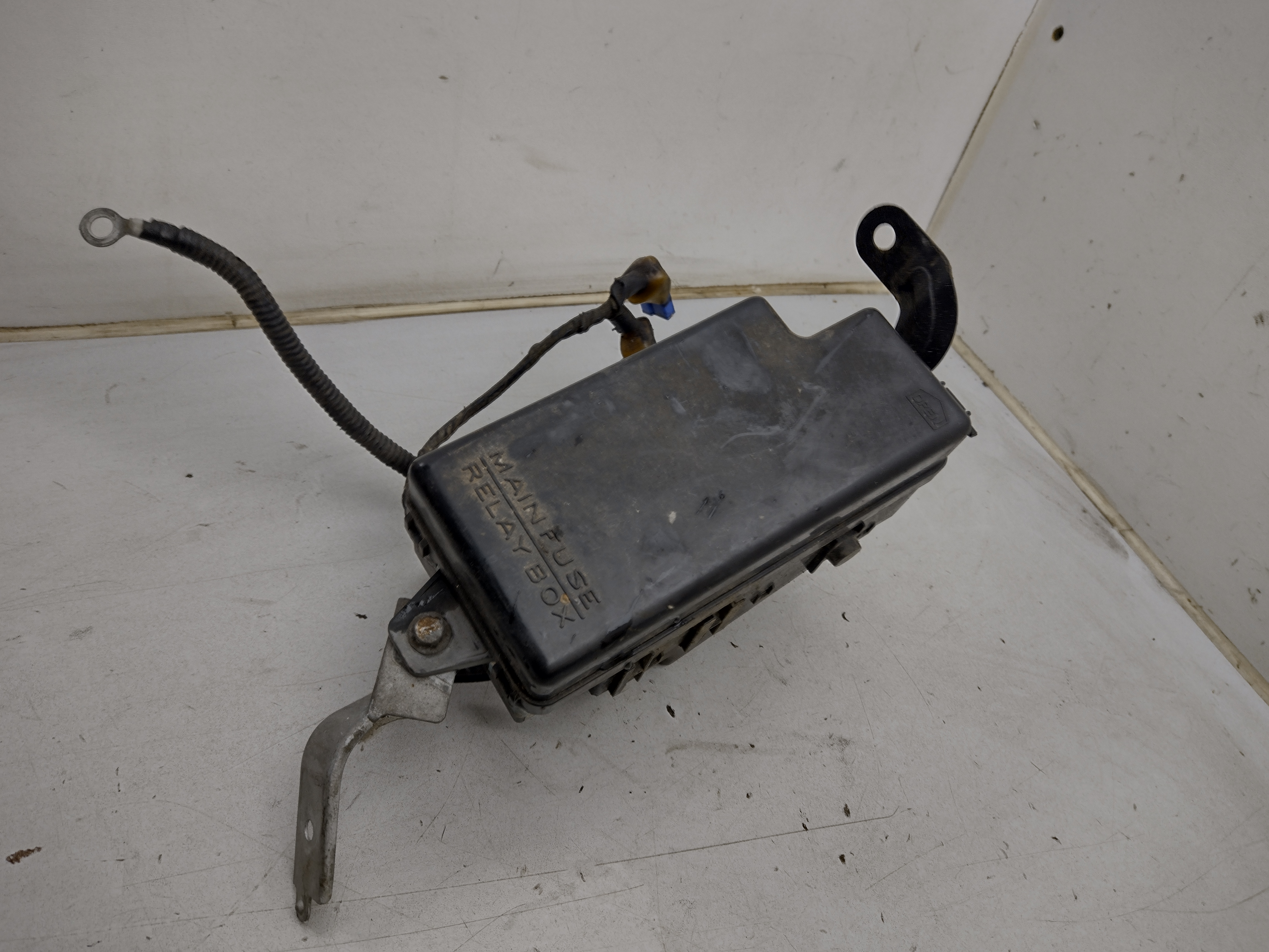 Sicherungskasten Motorraum von Subaru Impreza GC8 GF8