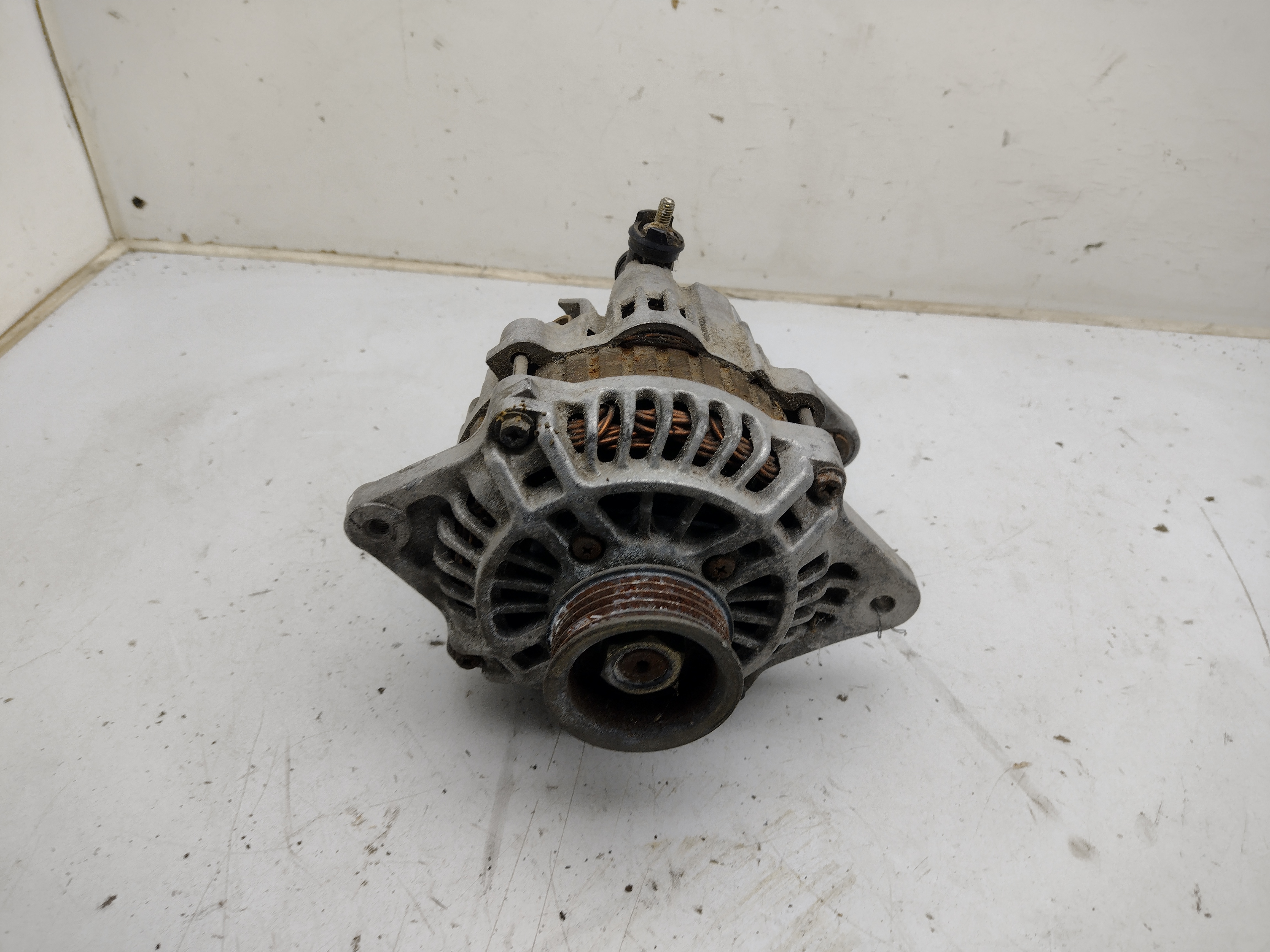 Lichtmaschine Generator 23700AA350 für Subaru Legacy 2 BD BG