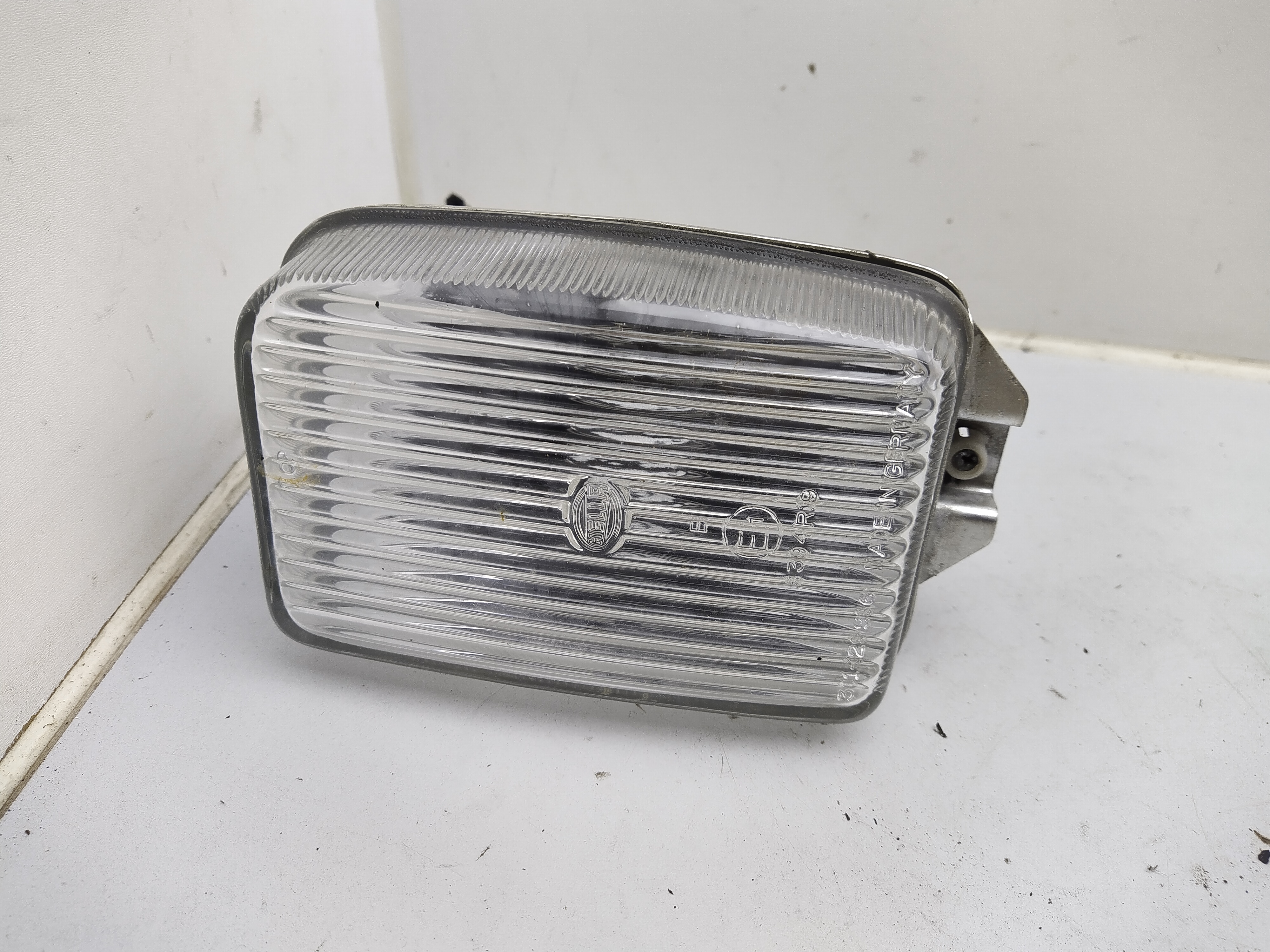 Hella Nebelscheinwerfer links für Passat 23b 2/85->3/88