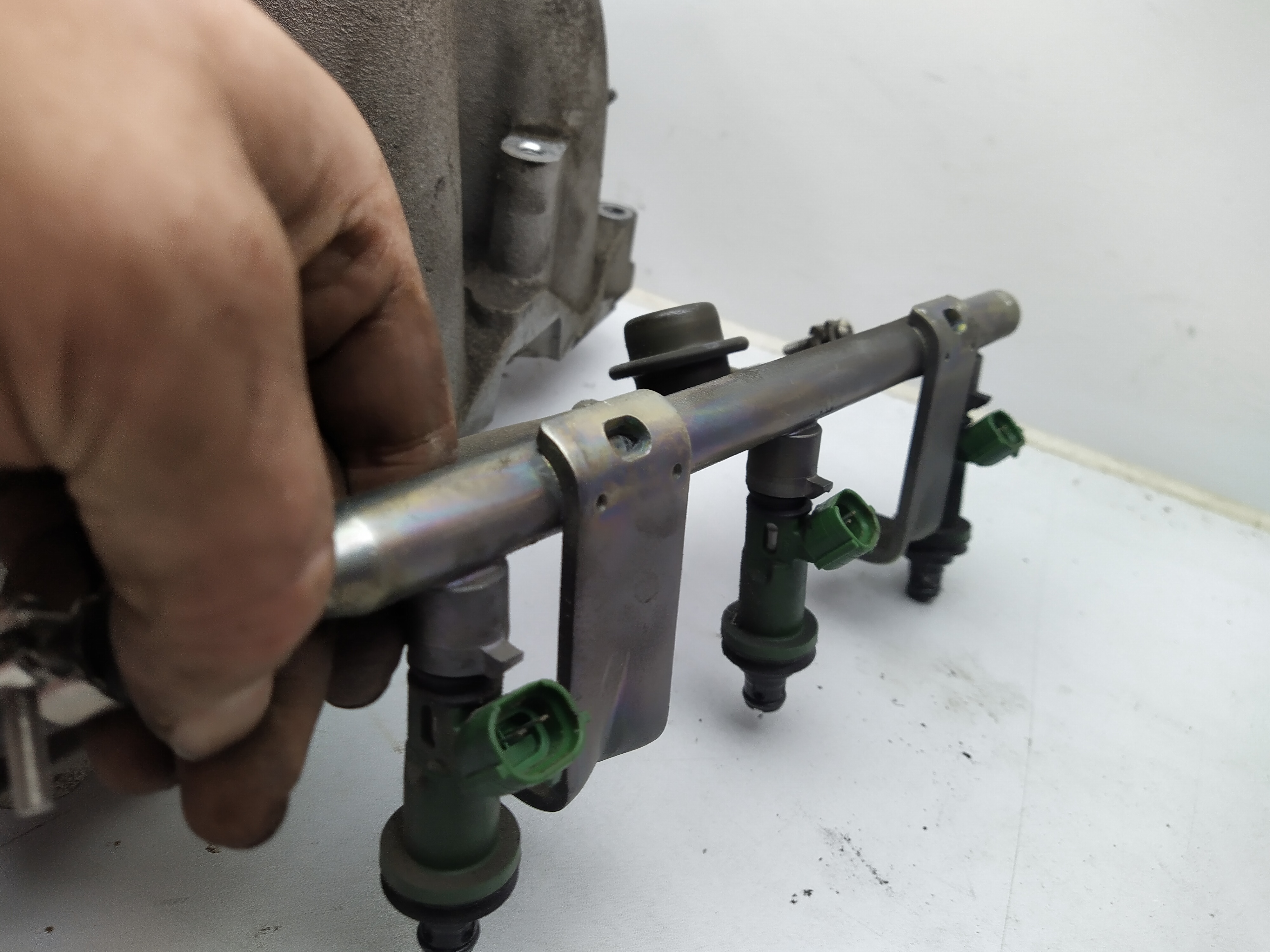 Ansaugbrücke von Subaru Outback H6 BE BH EZ30D PS Einspirtzdüsen  Sensoren