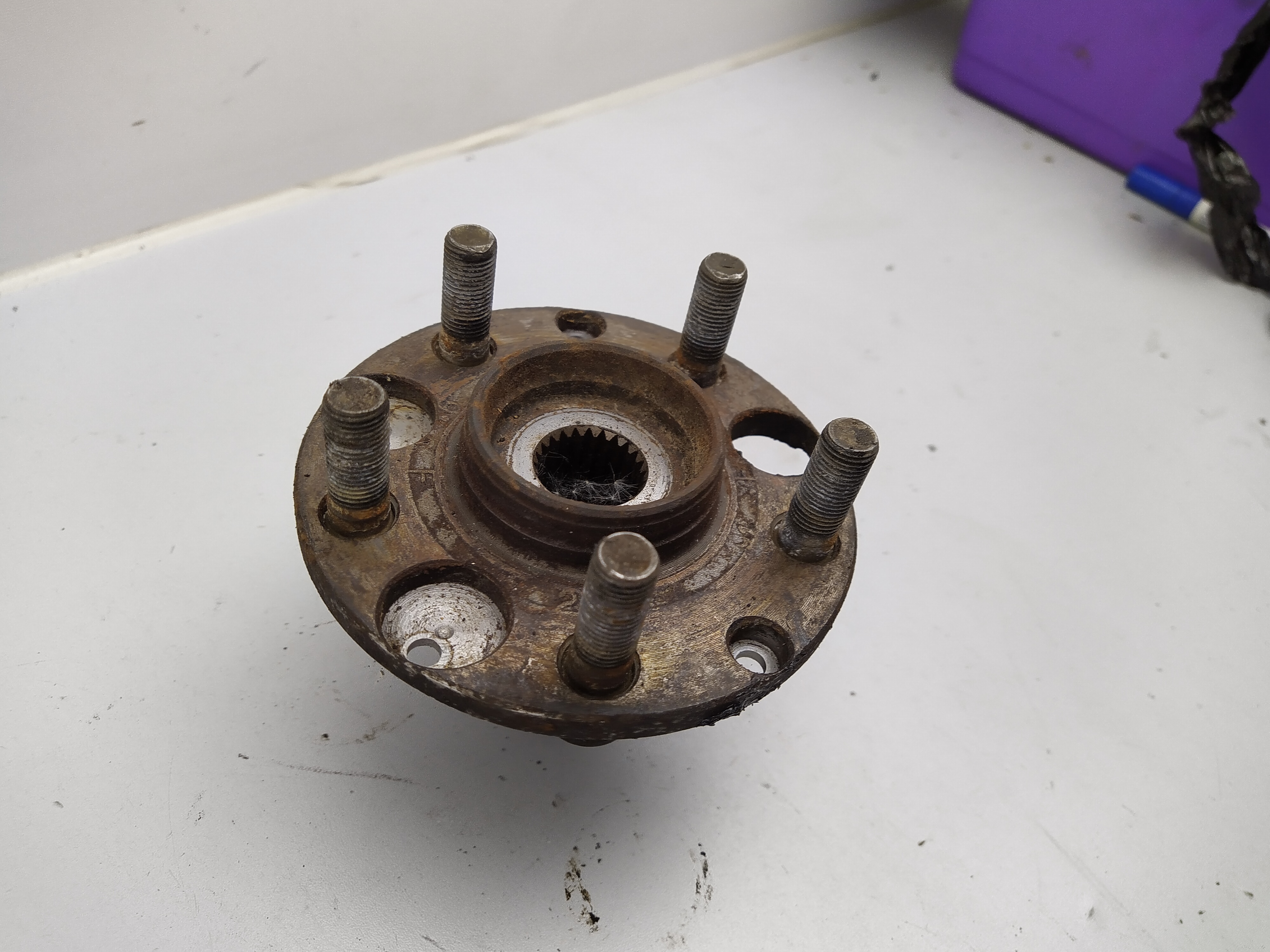 Hintere Radnabe mit Loch hinten 5x100 Subaru Impreza Legacy Outback Forester