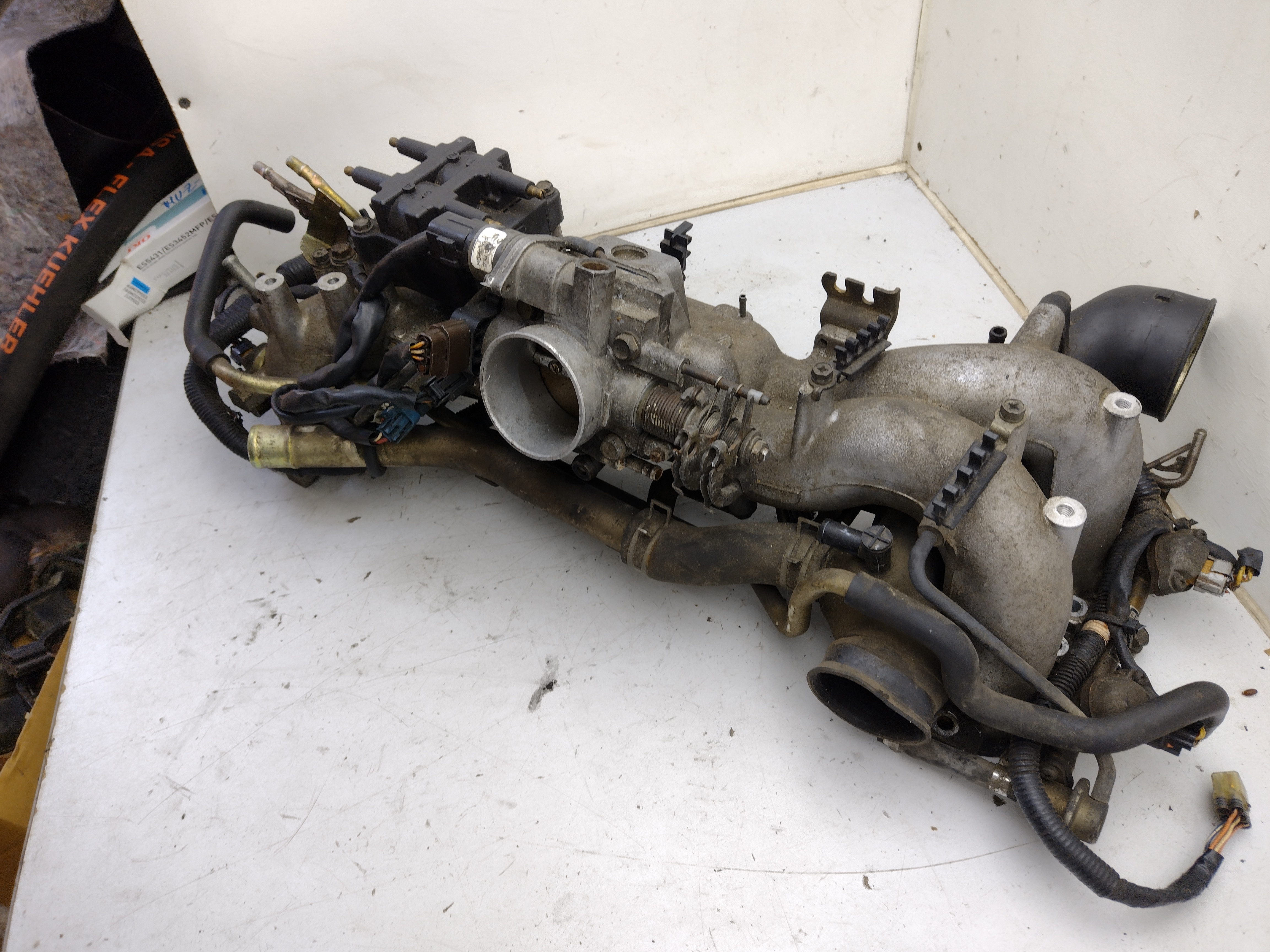 Ansaugbrücke mit Inlet Drosselklappe Einspritzdüsen Zündspule kabelbaum für Subaru Impreza GT 98-00 EJ205