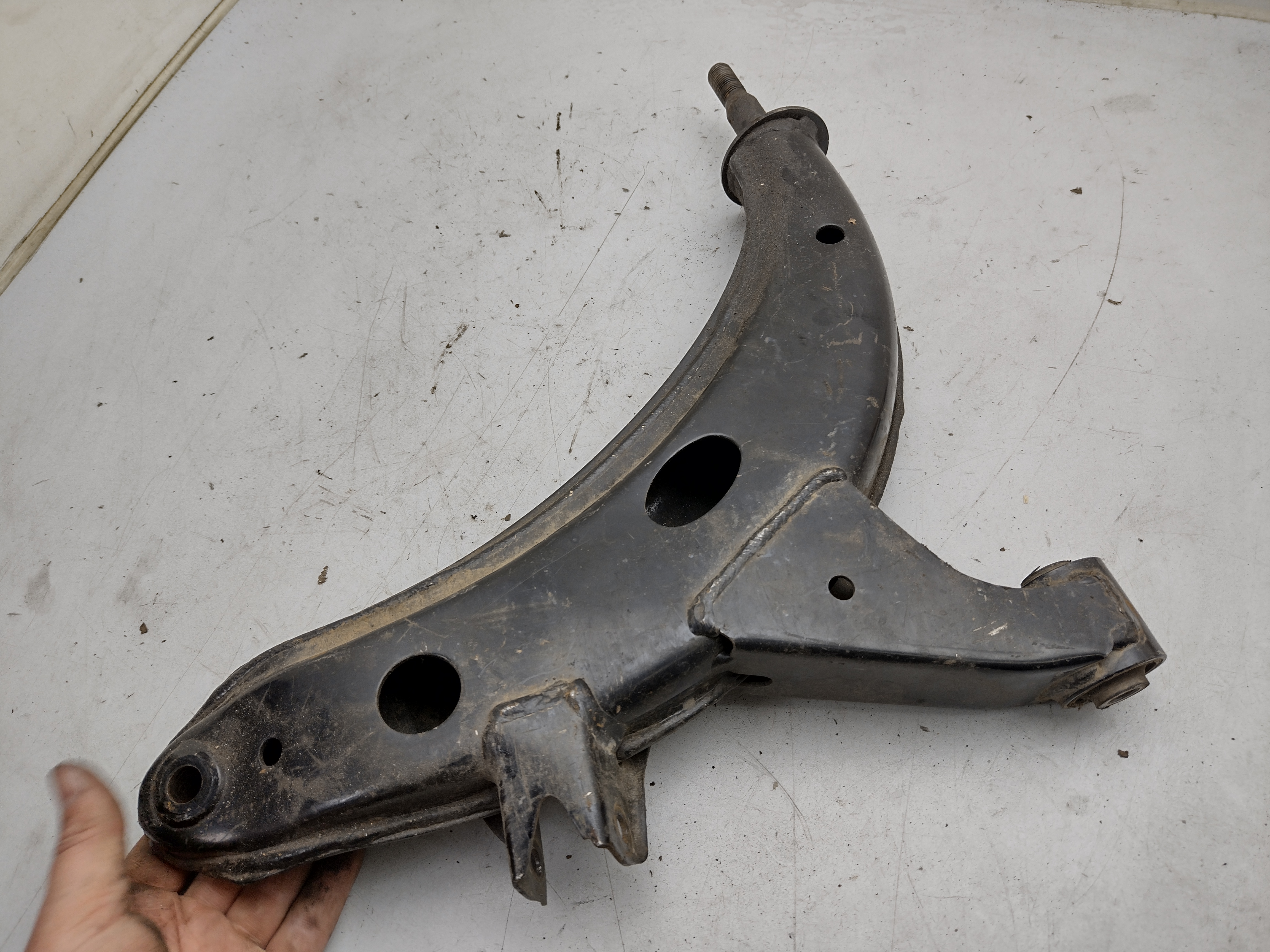 neuwertiger Querlenker vorne links für Subaru Impreza GC GF 93-00