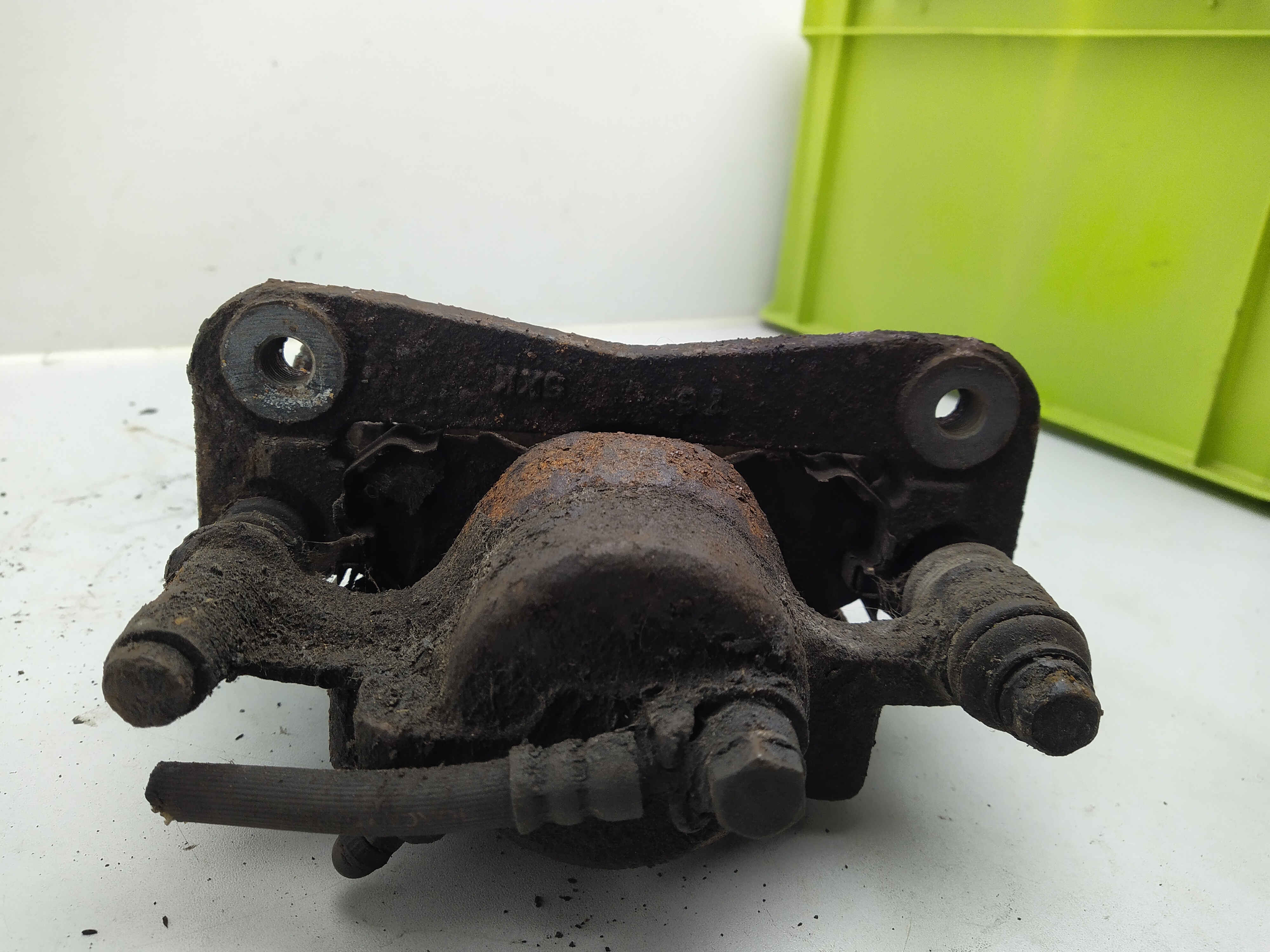 Bremssattel mit Halter vorne links SUBARU IMPREZA GC GF Legacy BD BG Forester SF