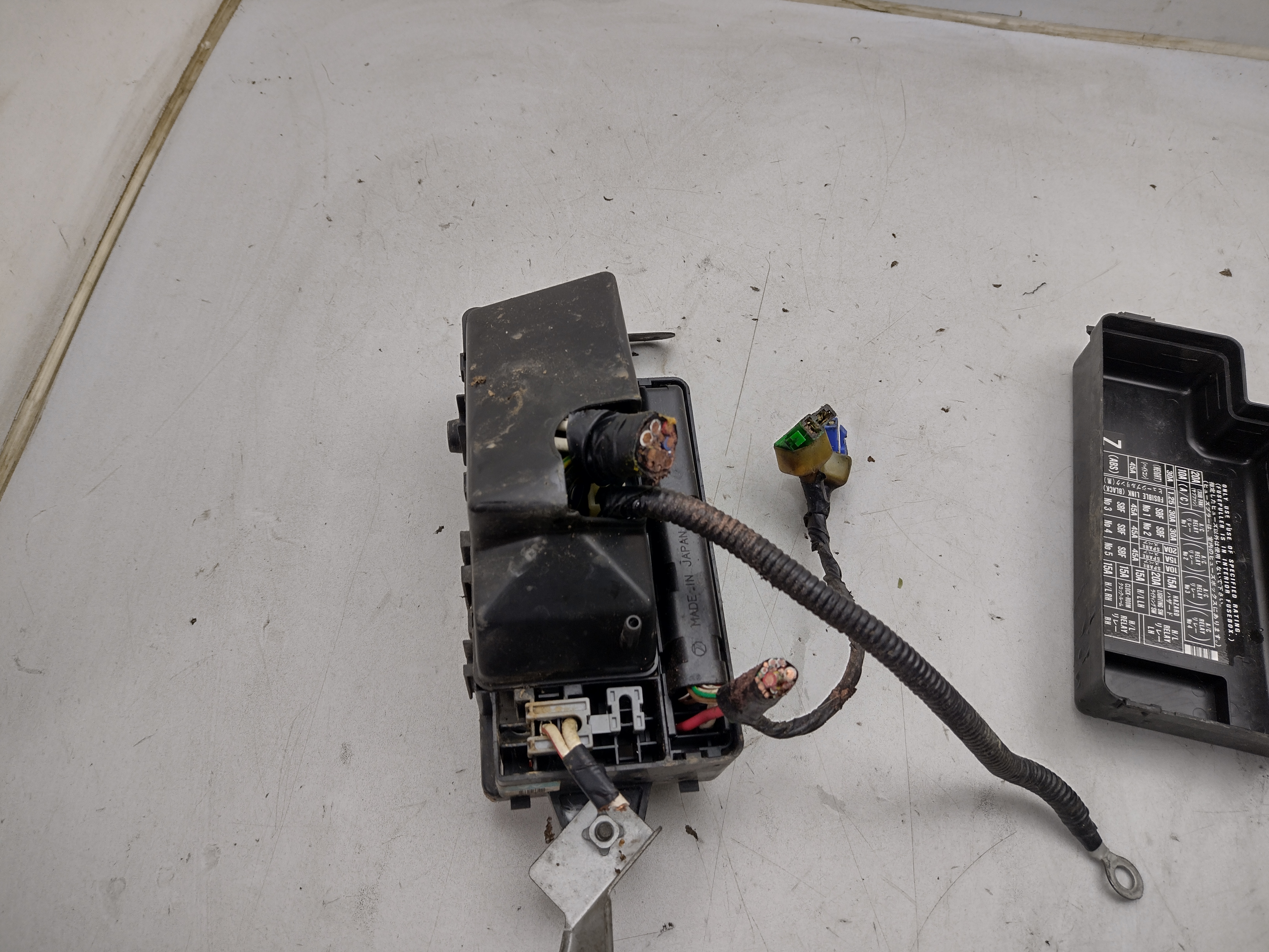 Sicherungskasten Motorraum von Subaru Impreza GC8 GF8
