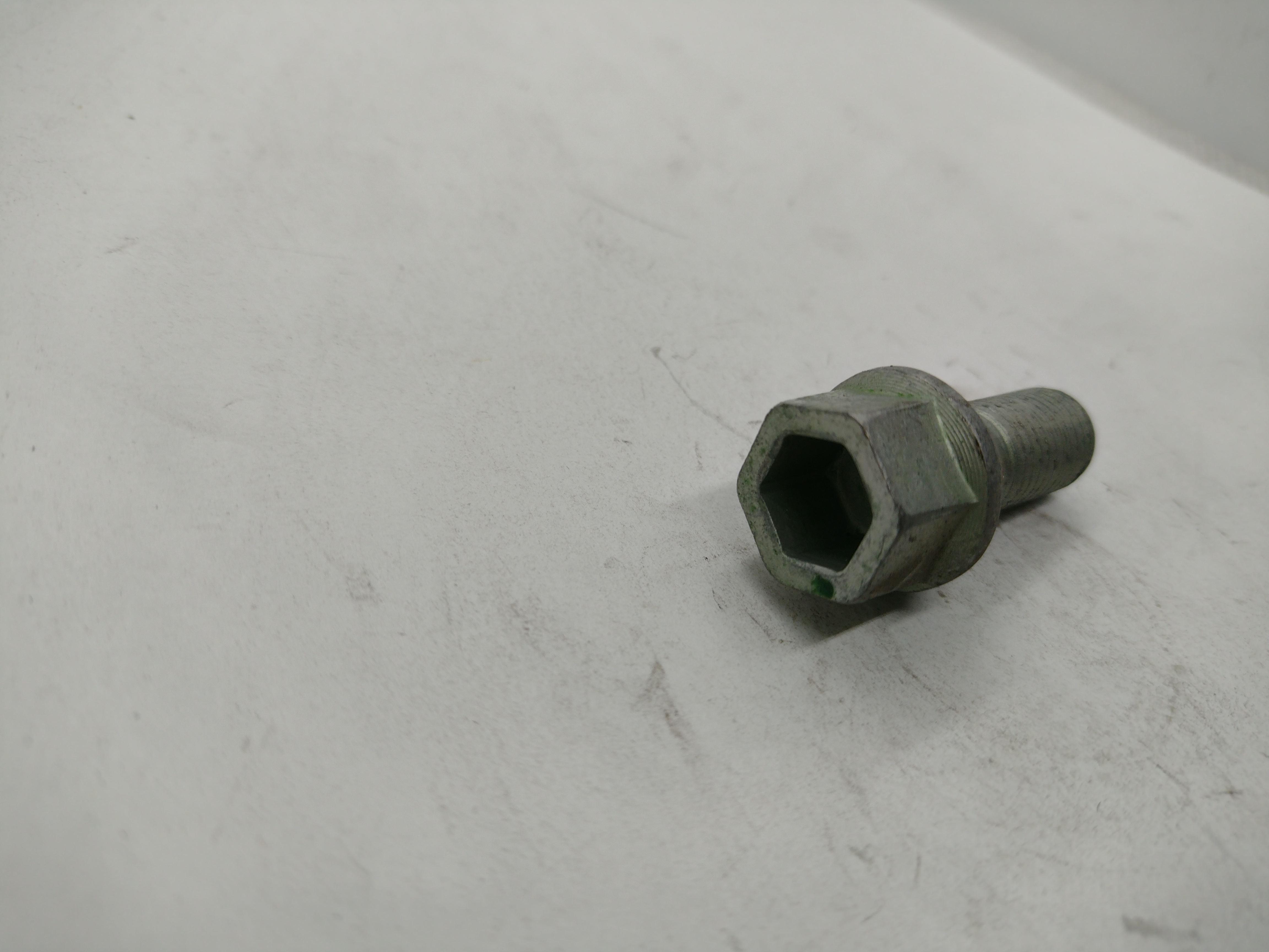 Peugeot / Citroen Radschraube M12x1,5-21mm 540577 NEU NOS NEW 