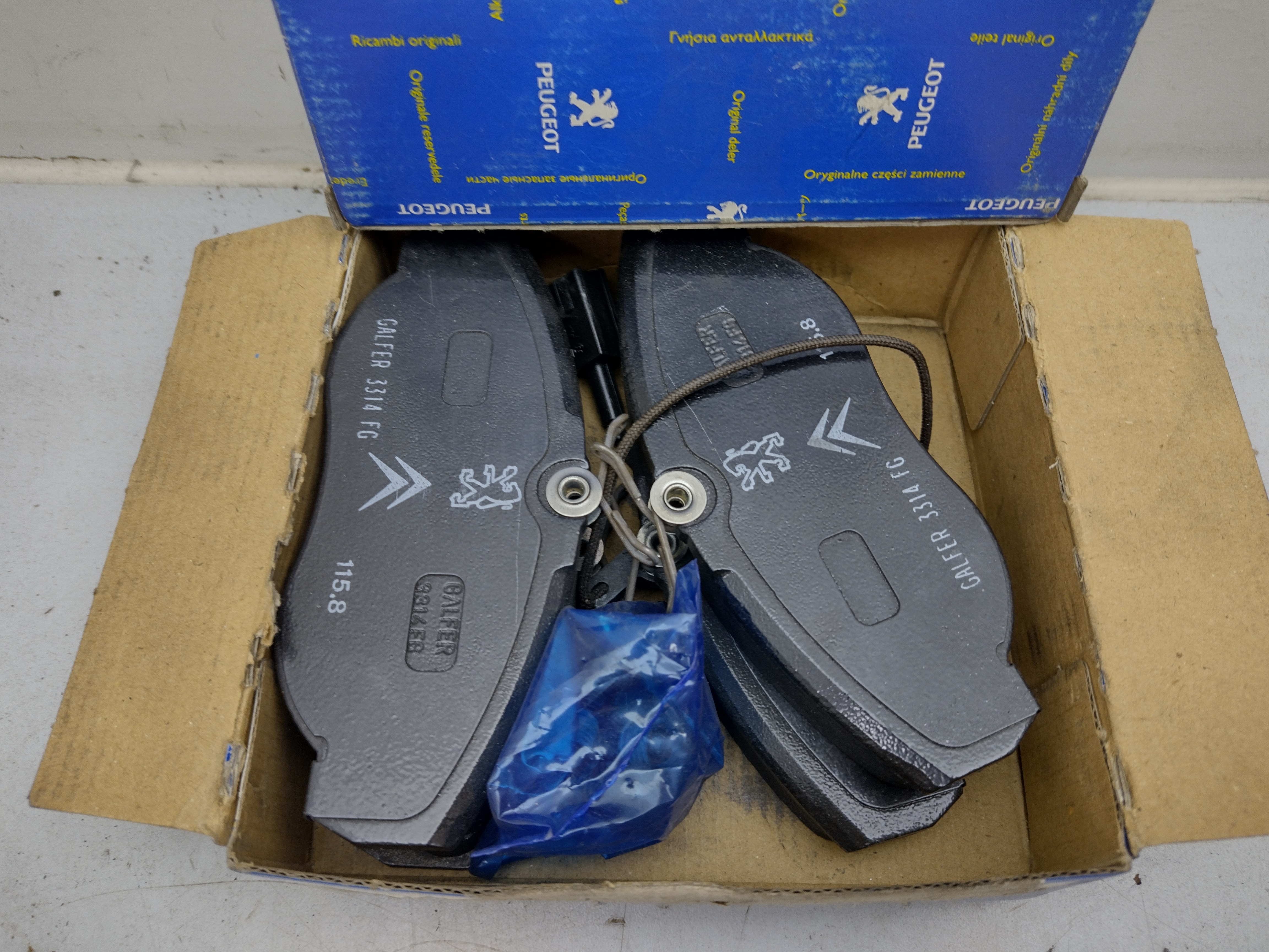 Fiat Ducato Peugeot Boxer Bremsbeläge vorne 425224 NOS NEW OEM