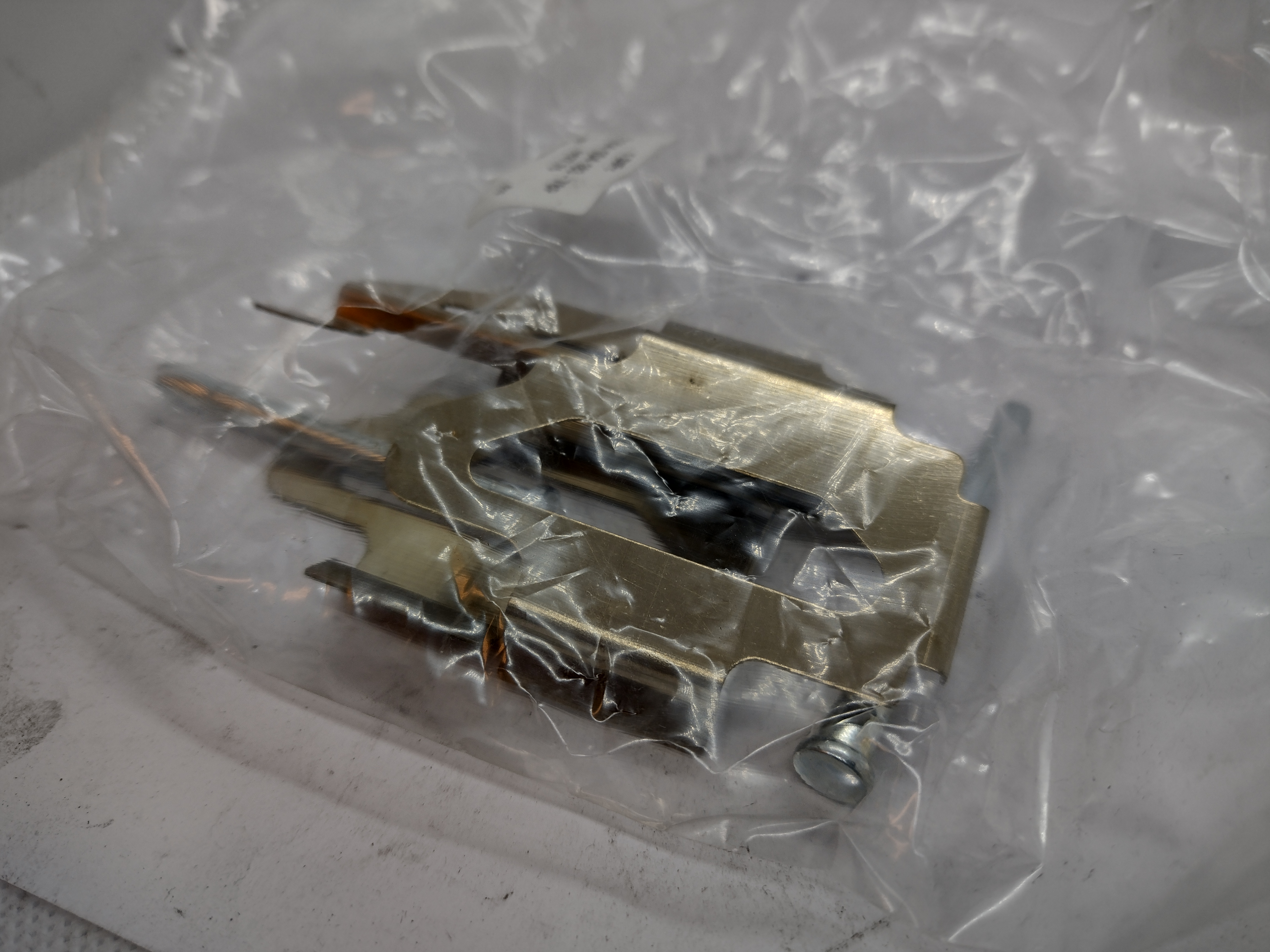 Peugeot / Citroen Satz Haltebolzen für Bremsklötze Vorderachse [442775] NEU NOS NEW