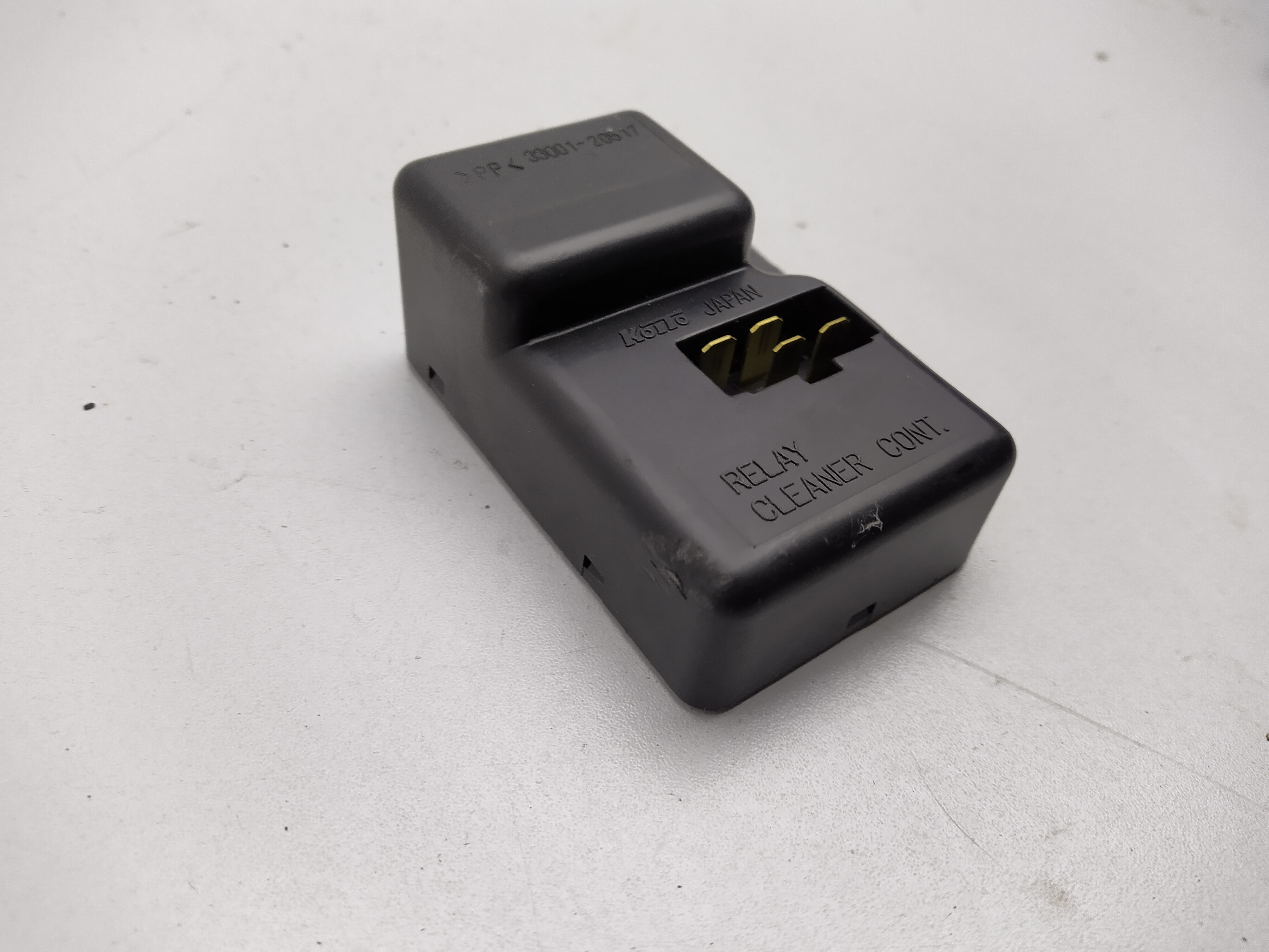 Subaru 33001-20517 RELAY CLEANER CONT.