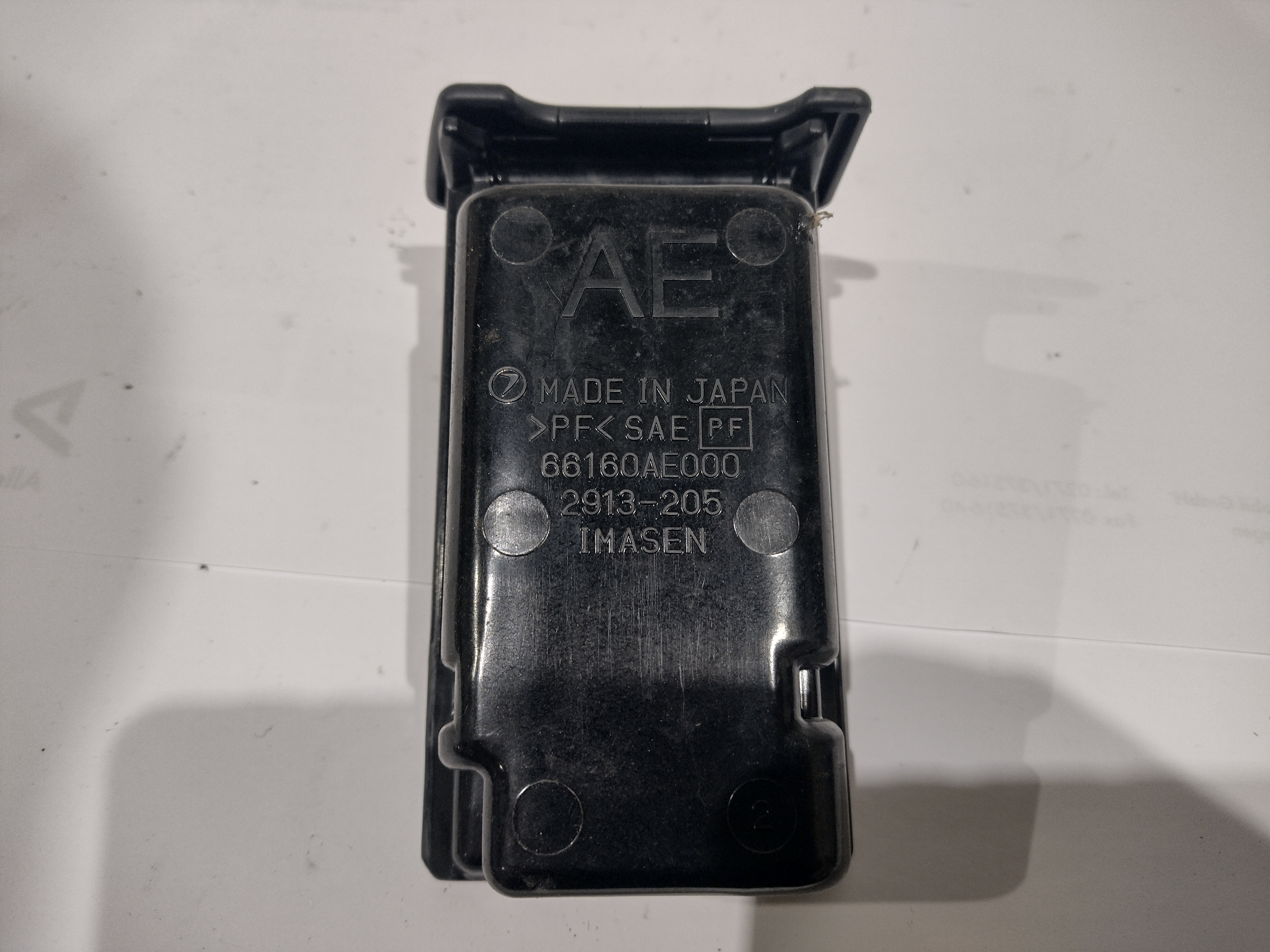 Aschenbecher für Subaru Outback H6 Legacy BE BH 66160AE000