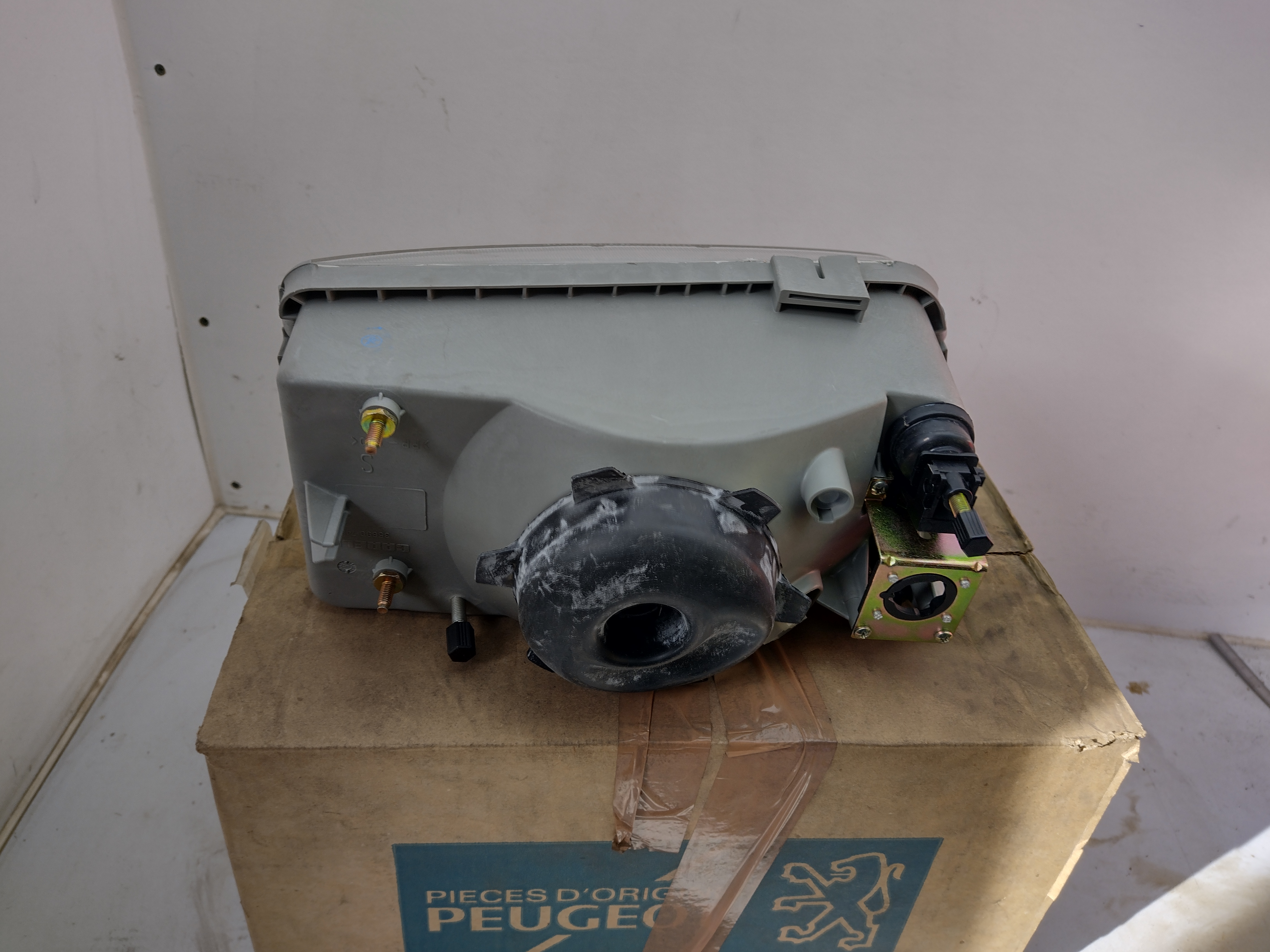 35690-748 Hauptscheinwerfer Scheinwerfer Frontscheinwerfer links Peugeot Boxer Fiat Ducato