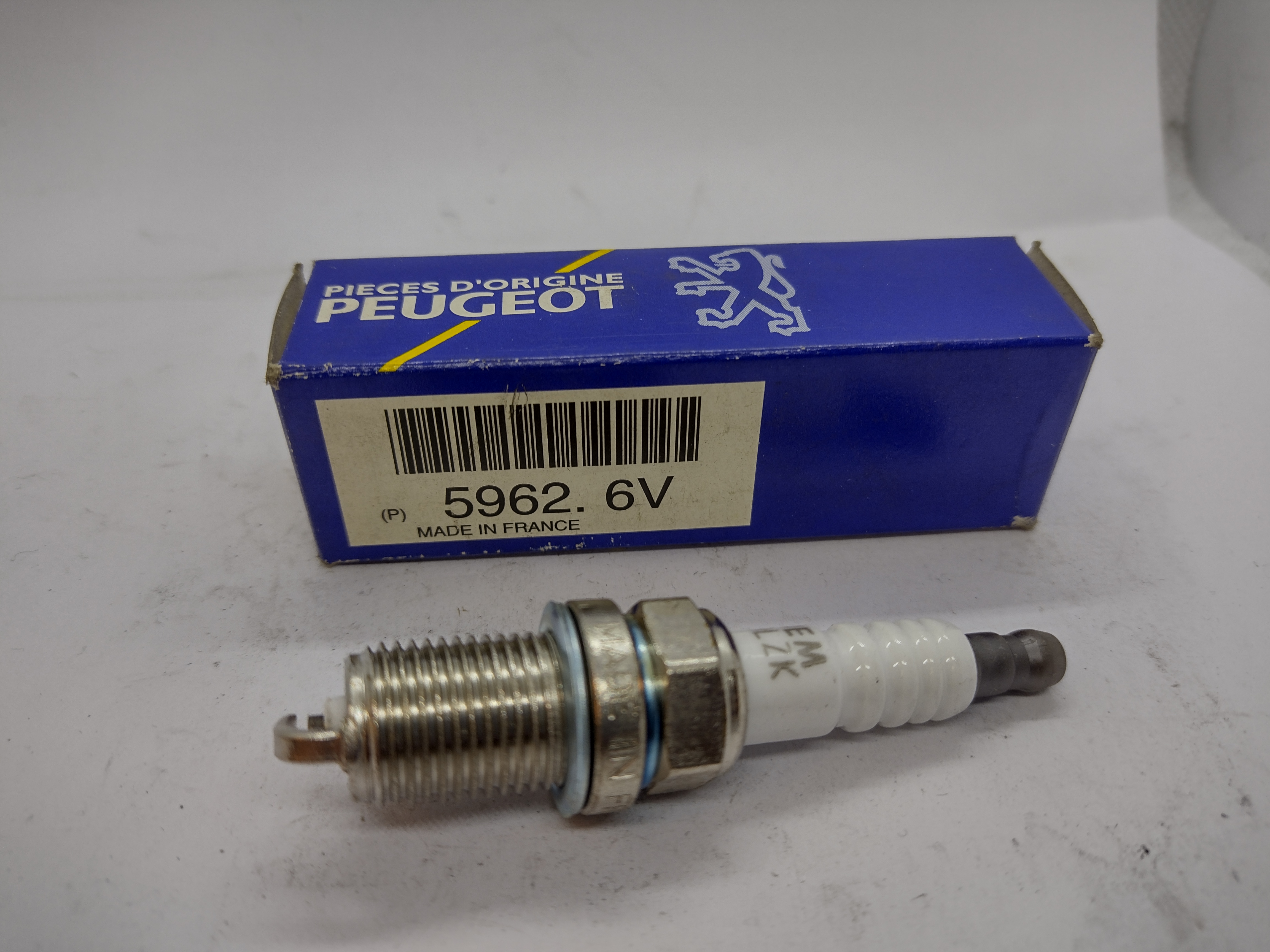 Original Peugeot Zündkerze 59626V Eyquem RFC58LZK NEU NOS NEW