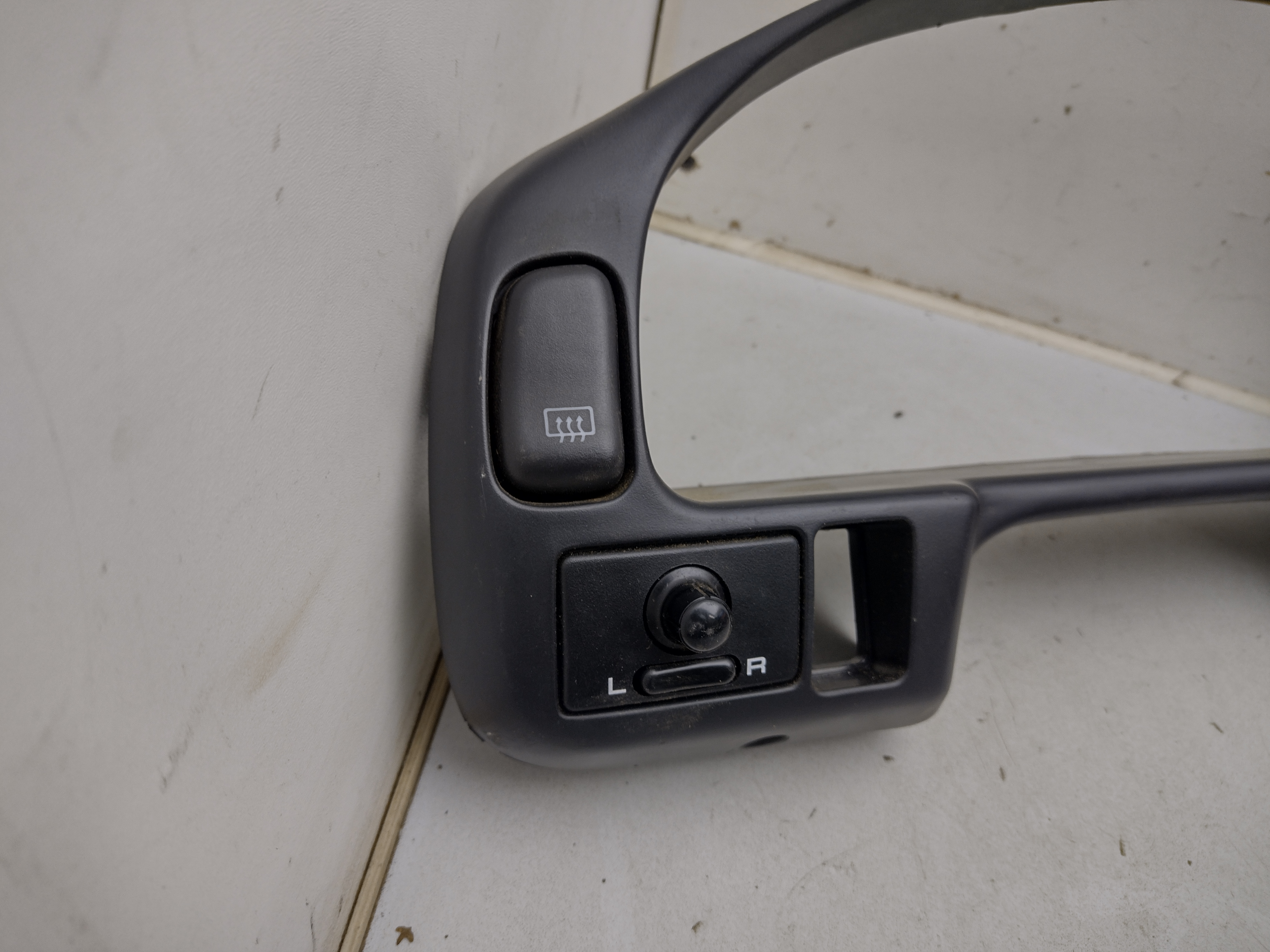 Tachoblende mit Schalter für Subaru Impreza GC GF , Warnblinker, Scheinwerferreinigung, Spiegelverstellung, Heckscheibenheizung