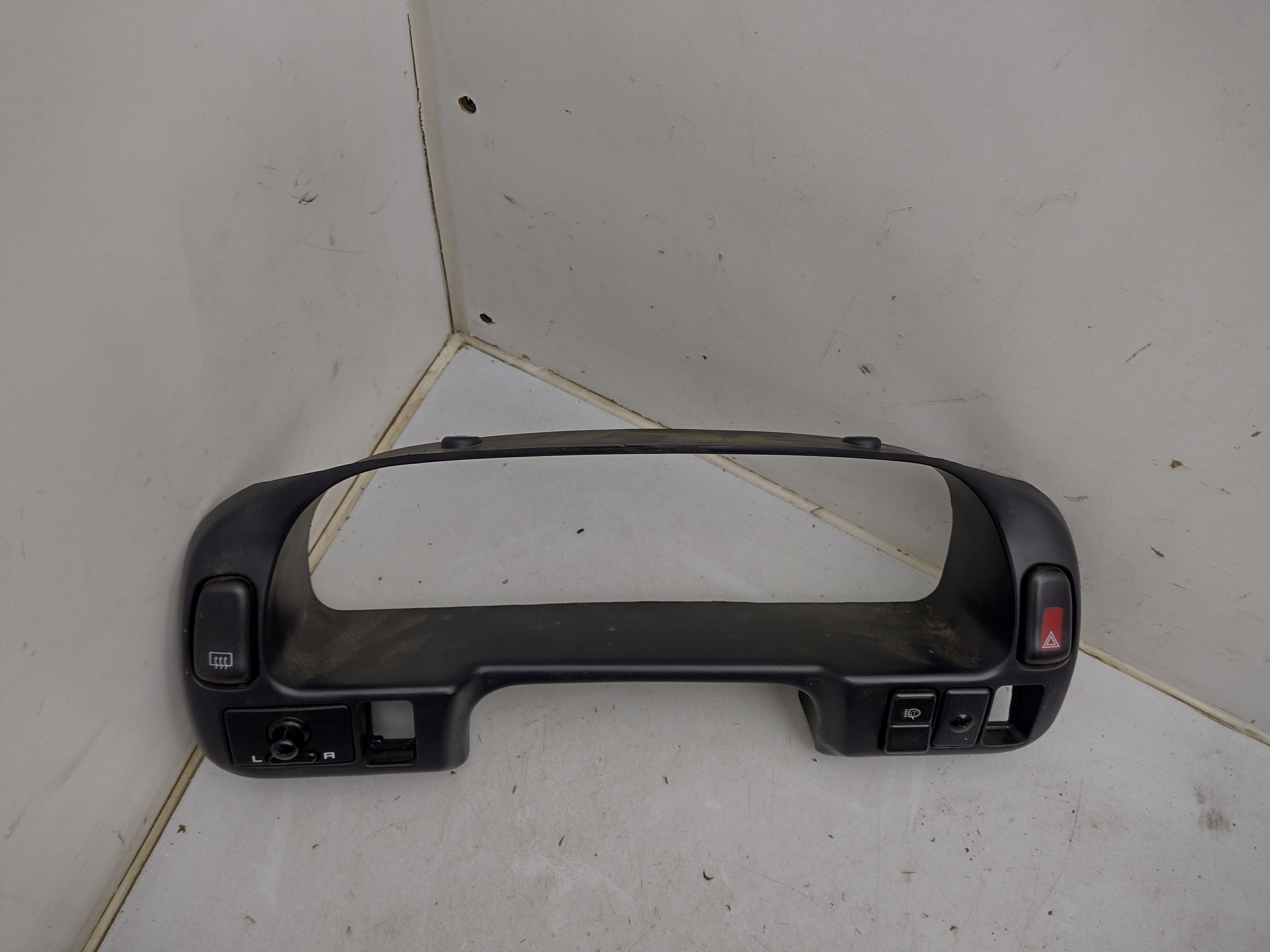 Tachoblende mit Schalter für Subaru Impreza GC GF , Warnblinker, Scheinwerferreinigung, Spiegelverstellung, Heckscheibenheizung