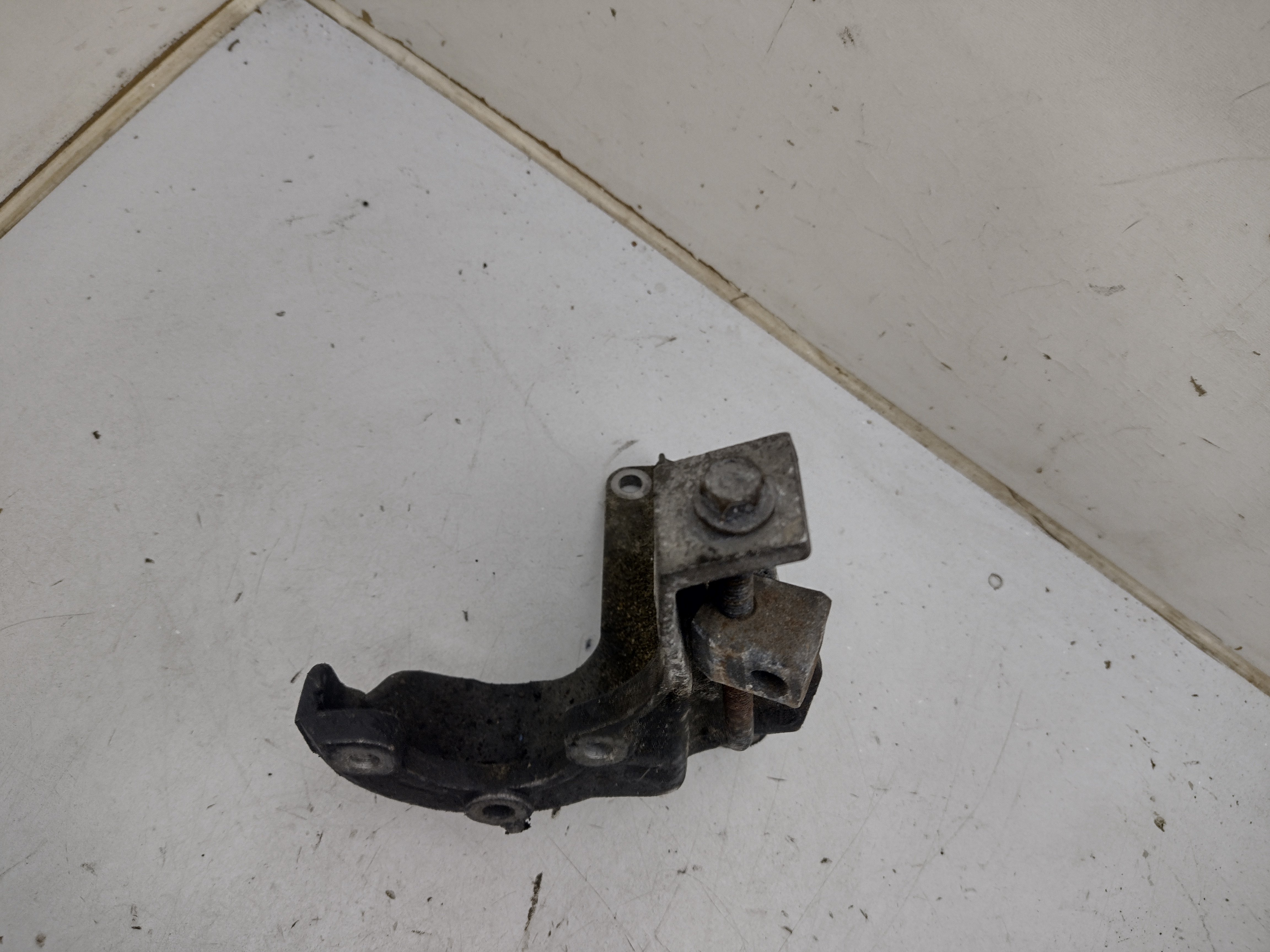 Halter Servopumpe Riemenspanner für SUBARU LEGACY Turbo BC BJF