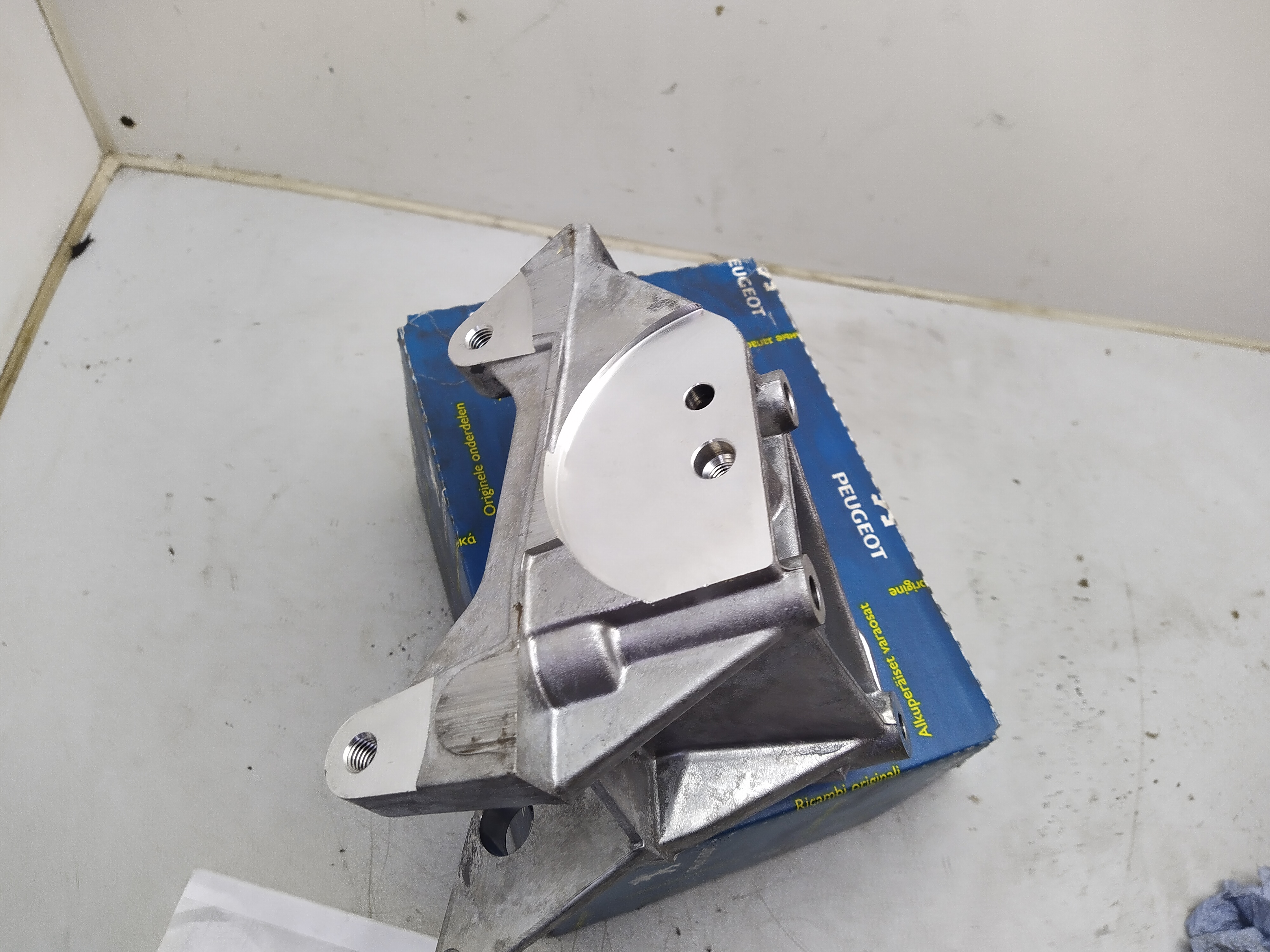 Original Peugeot HALT GENERATOR 5706G2 NEU NOS NEW