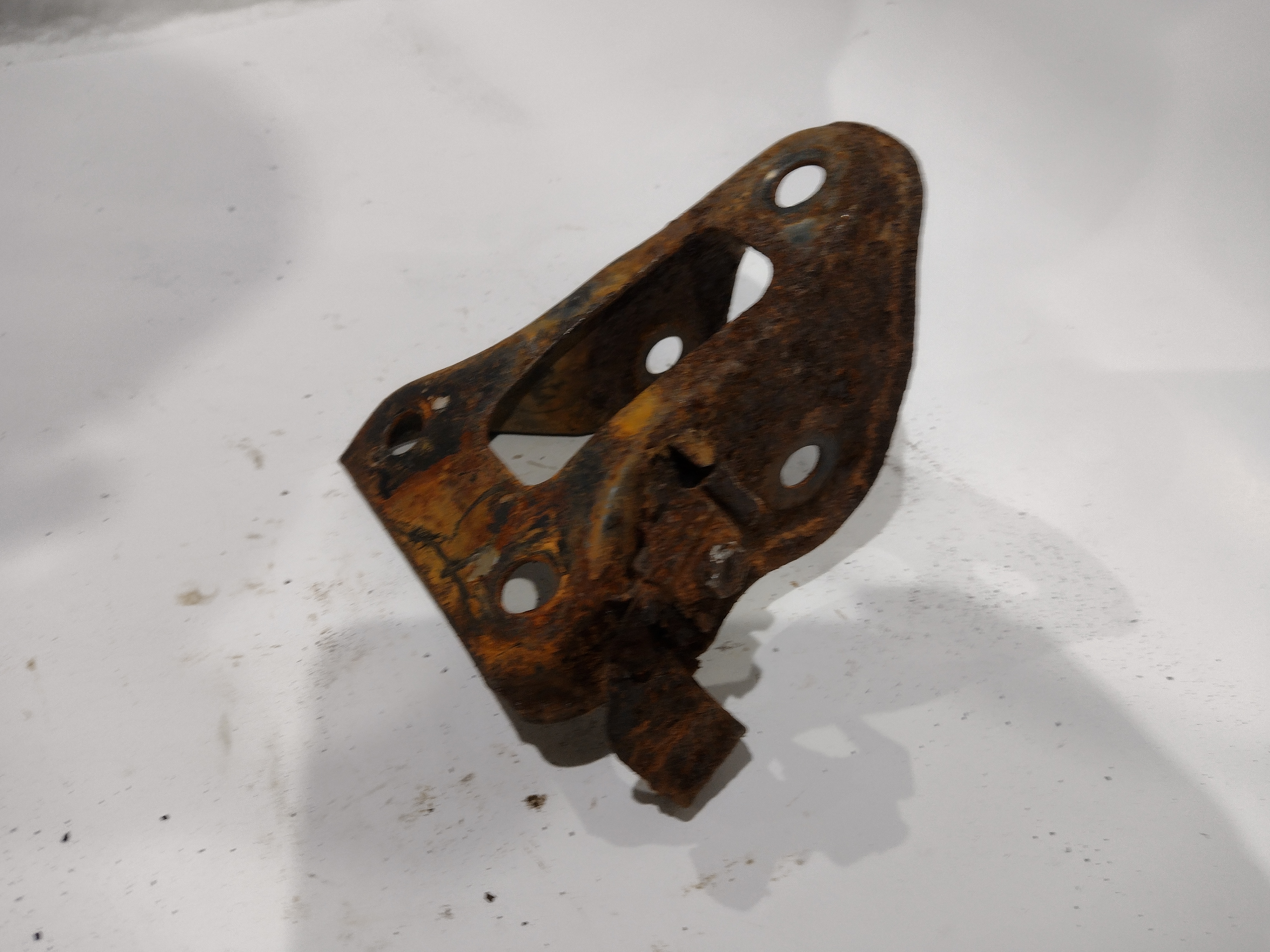 Aufnahme Längslenker hinten links für Subaru Impreza / Forester / Legacy