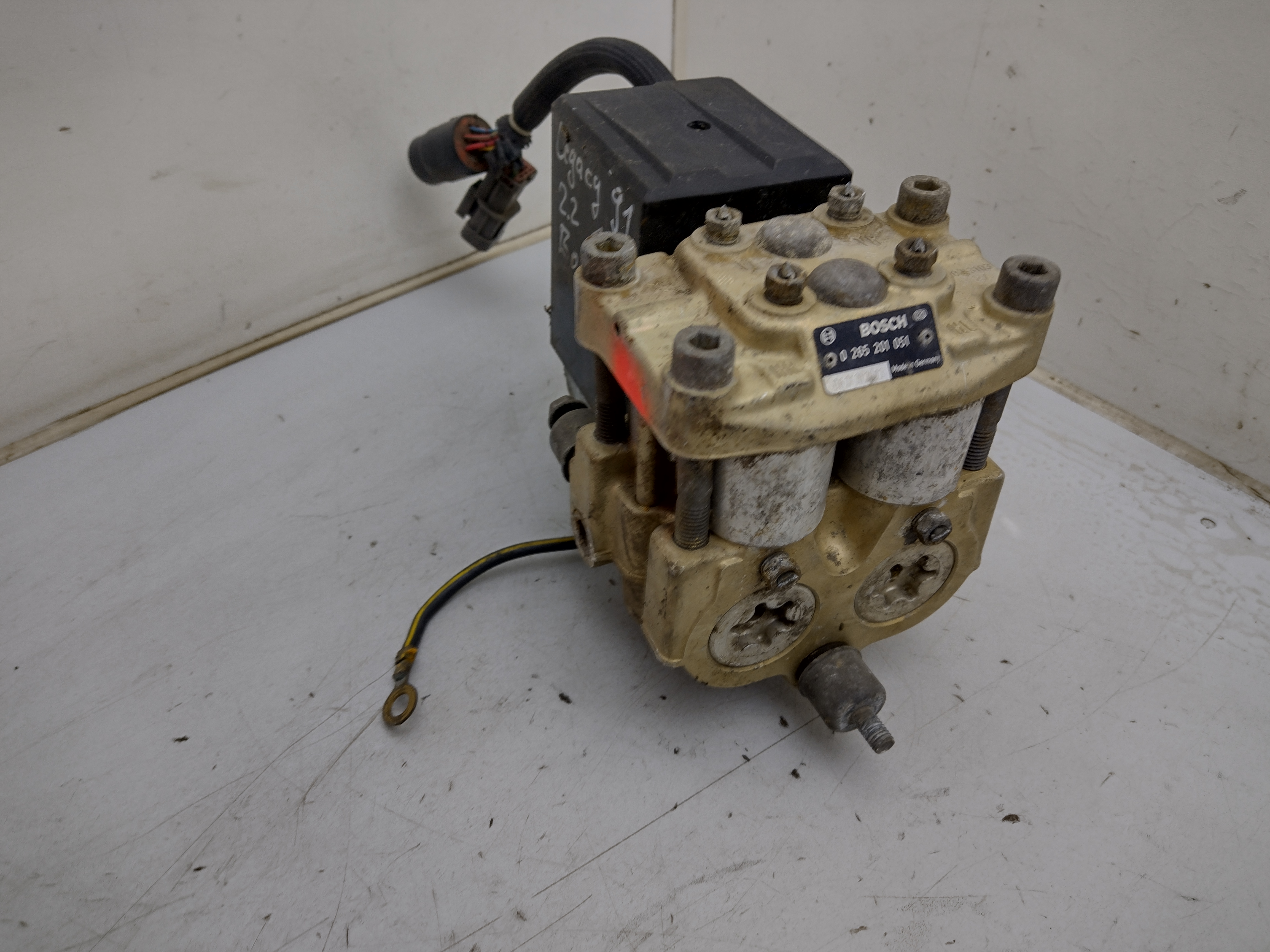 ABS Block Steuerung für Subaru Legacy 1 BC BJF 2.2l 0265201051