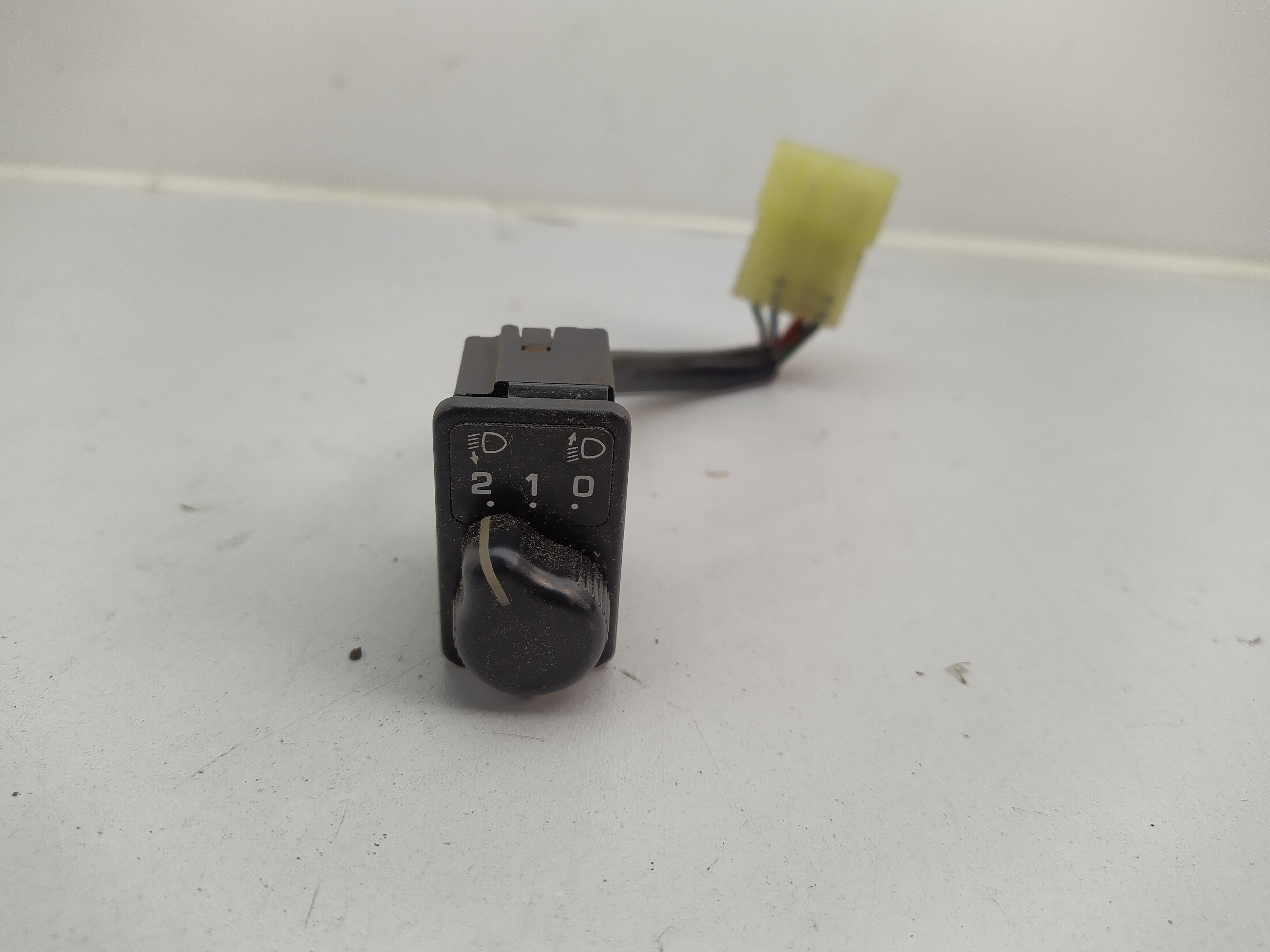 Schalter Leuchtweitenregelung Subaru