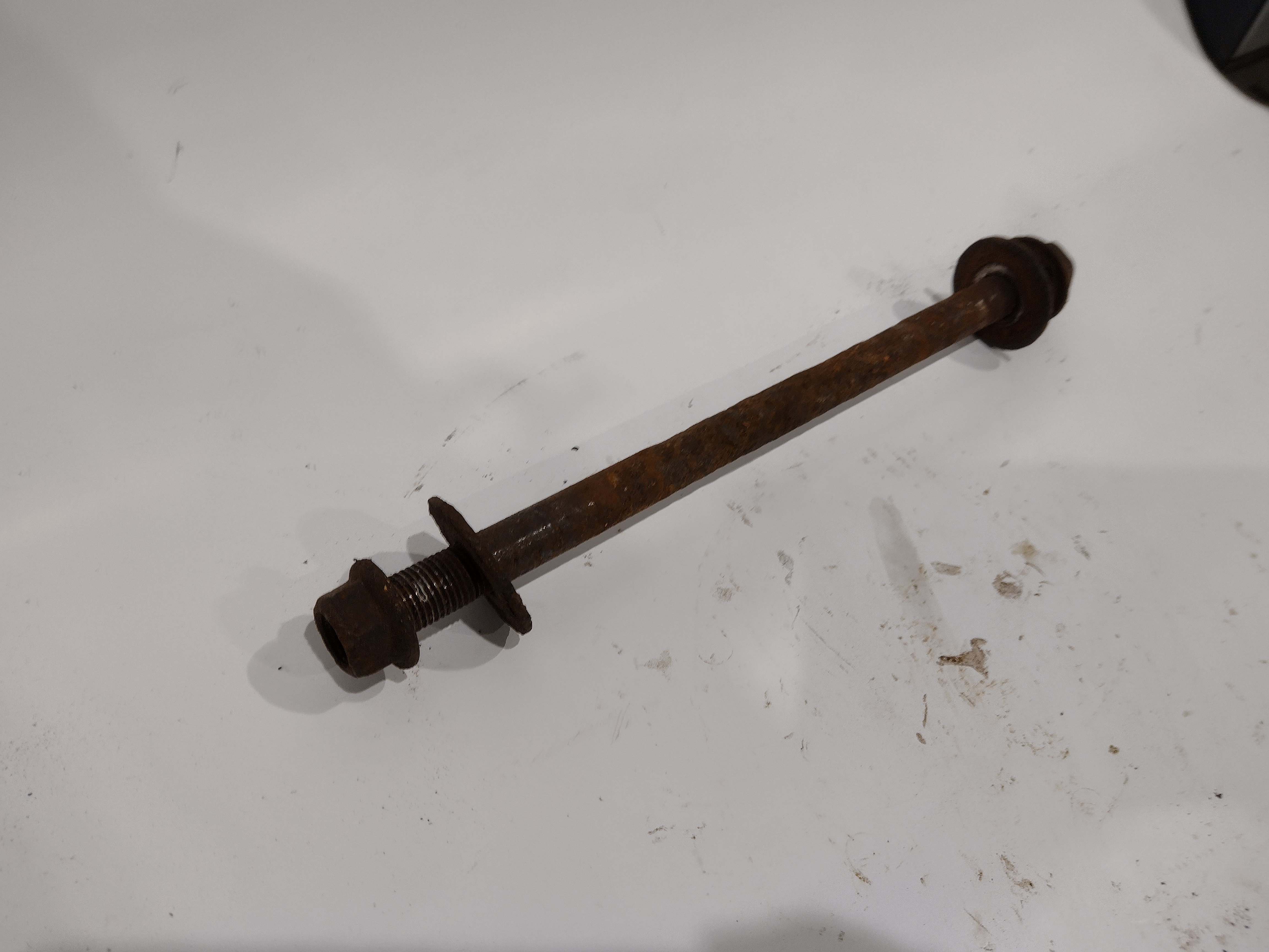 Schraube Querlenker hinten für Subaru Impreza / Legacy / Forester