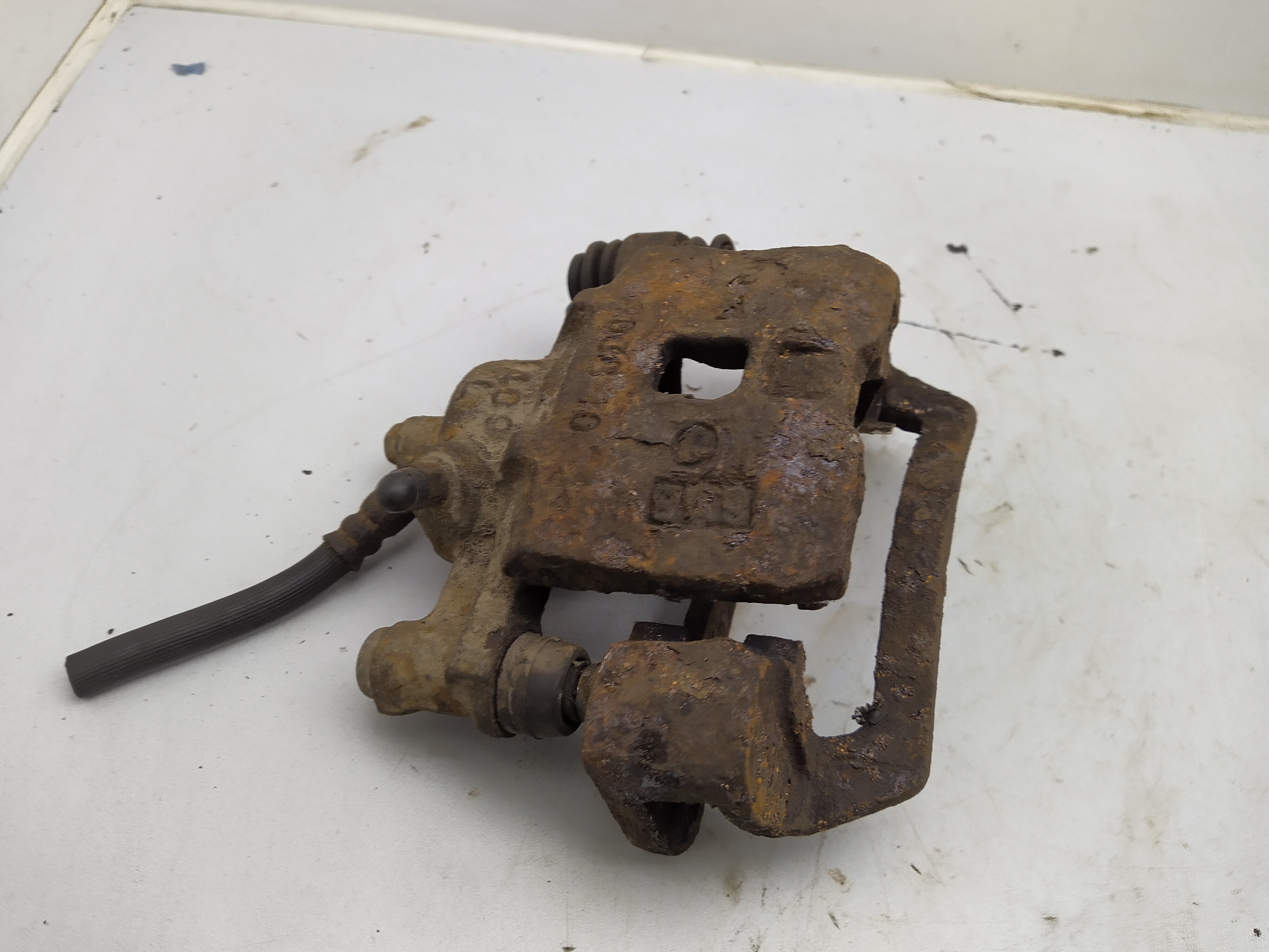 Bremssattel mit Halter hinten links SUBARU IMPREZA GC GF Legacy BD BG Forester SF