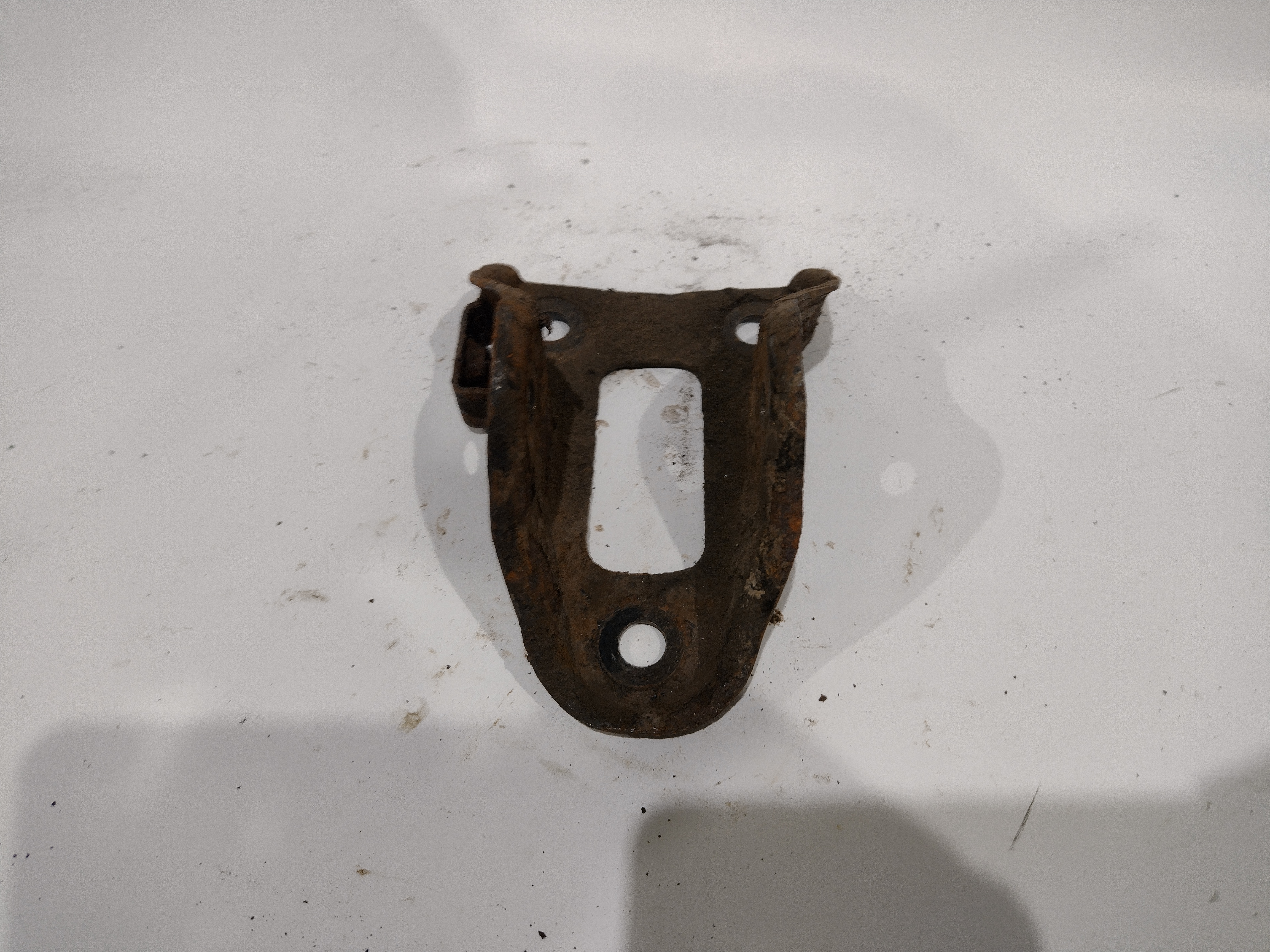 Aufnahme Längslenker hinten rechts für Subaru Impreza / Forester / Legacy 