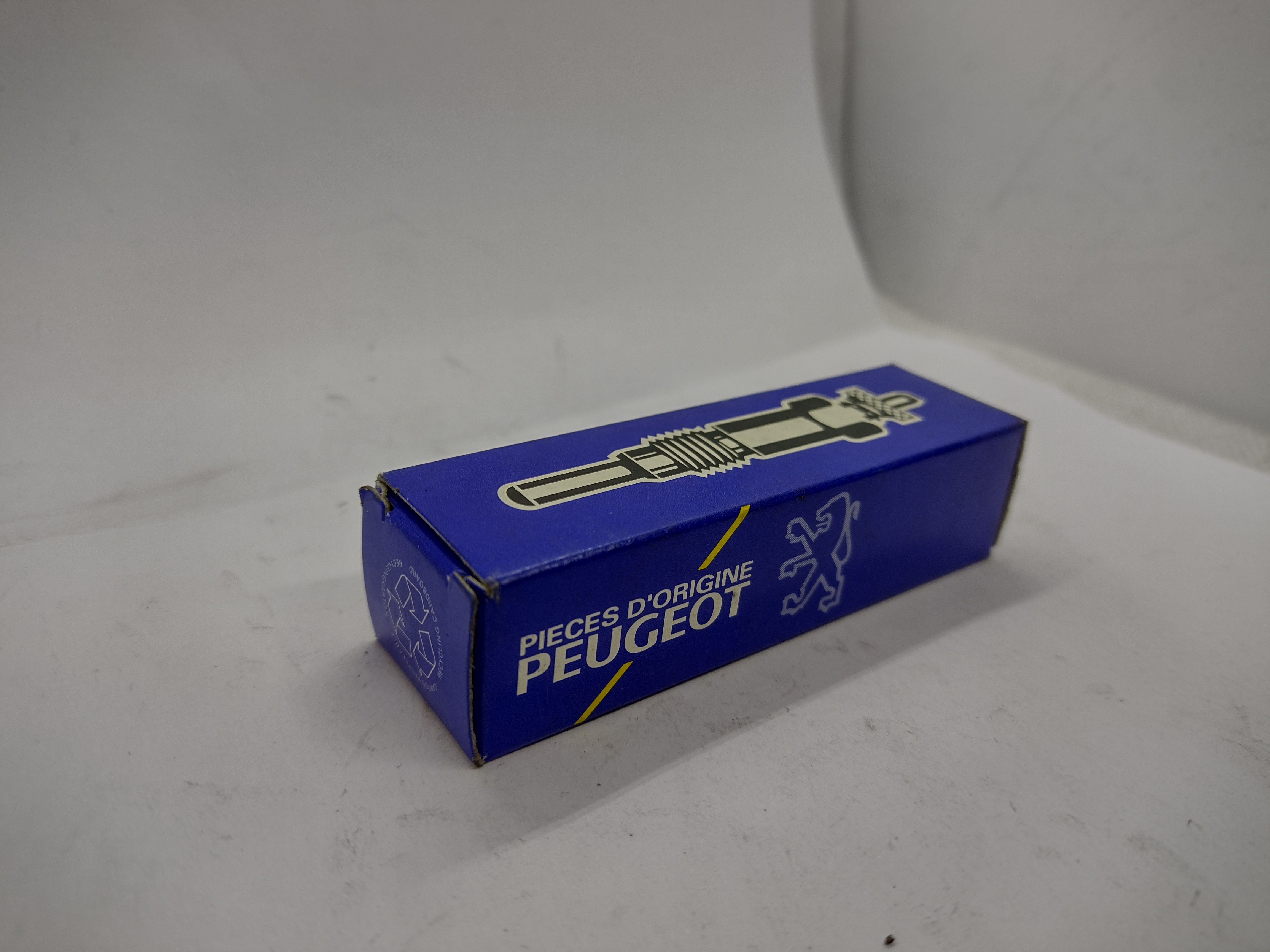 Original Peugeot GLUEHKERZE 596274 NEU NOS NEW