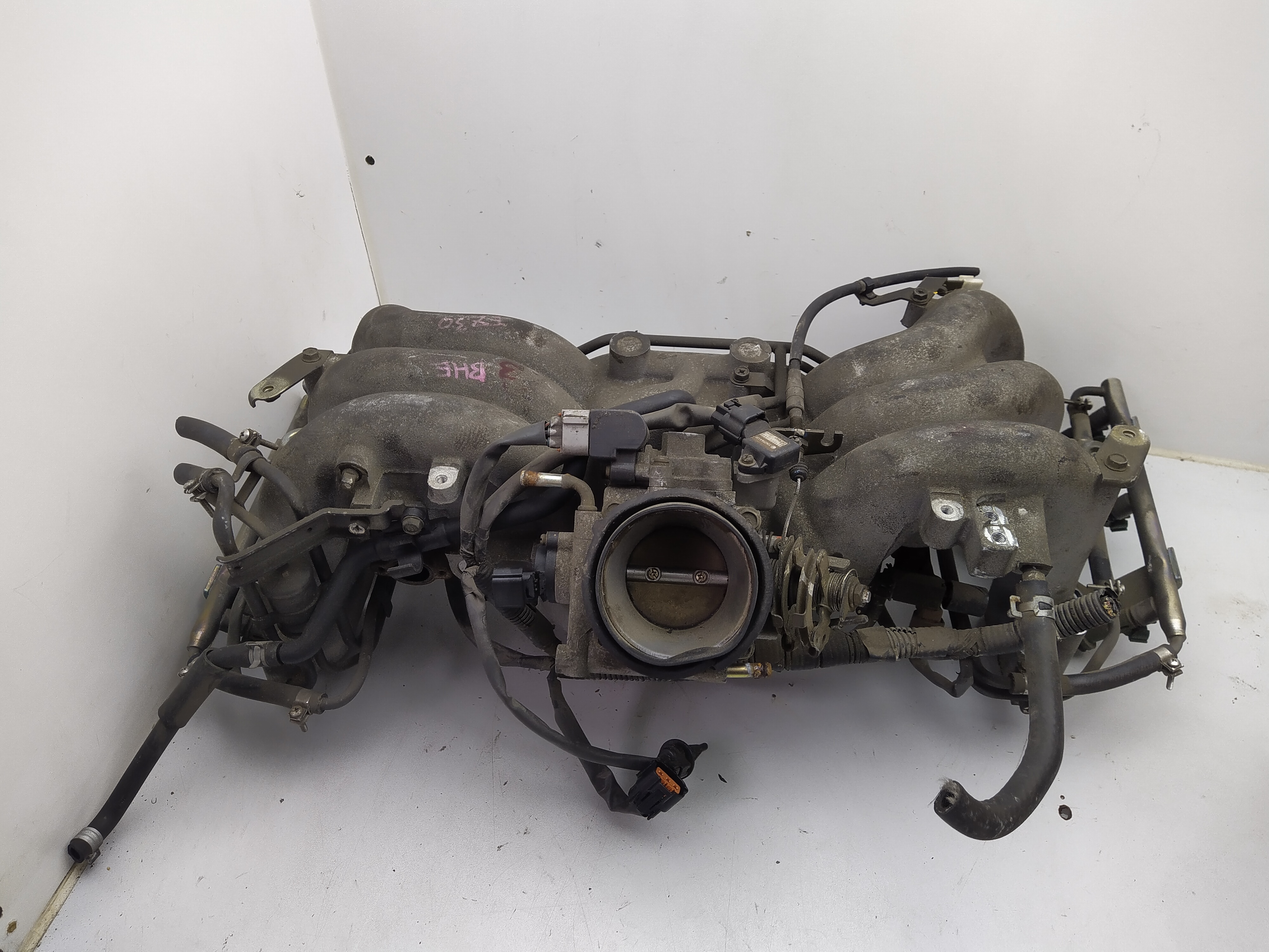 Ansaugbrücke von Subaru Outback H6 BE BH EZ30D PS Einspirtzdüsen  Sensoren