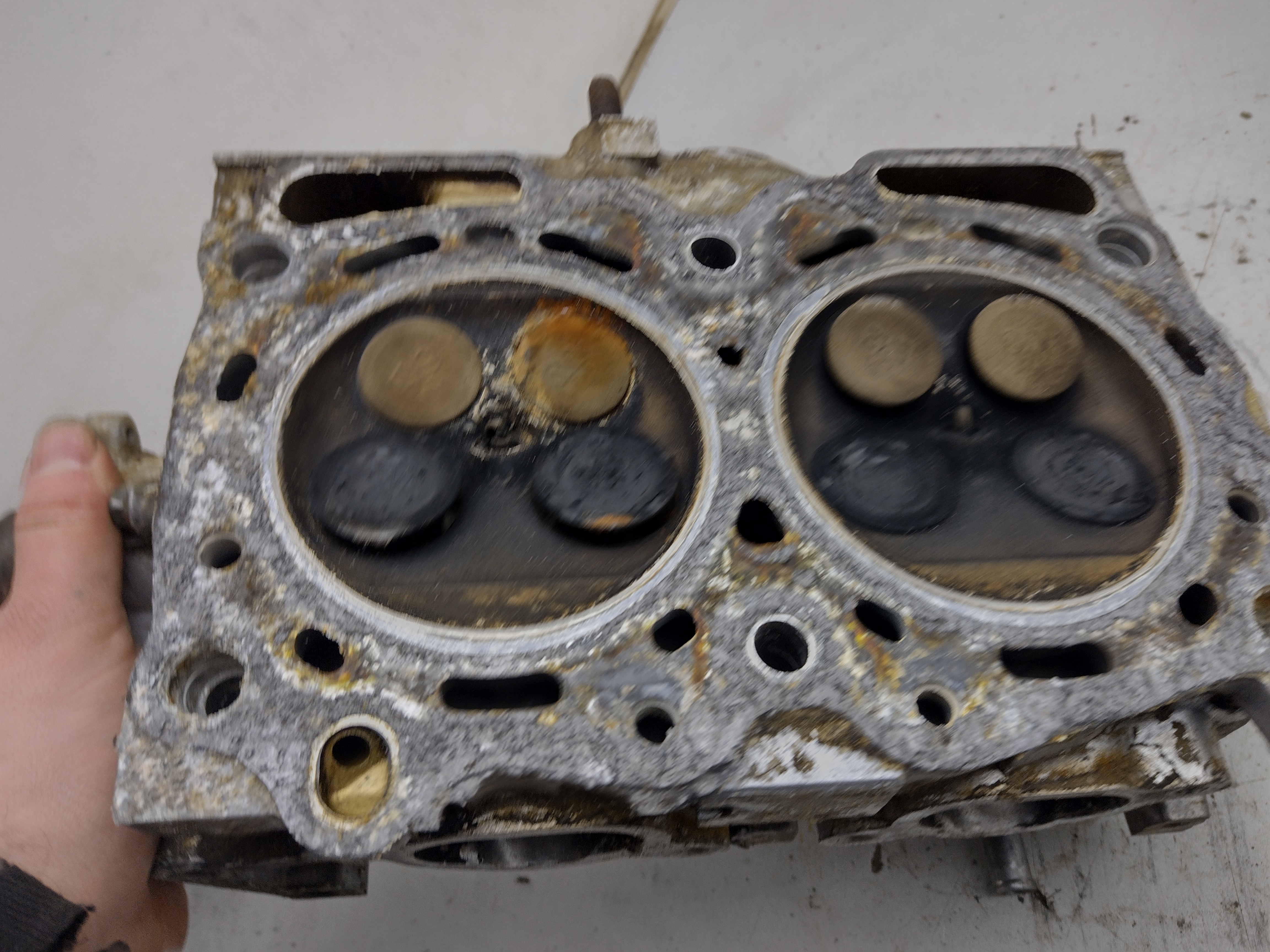 Zylinderkopfe mit Nockenwelle Links für Subaru Impreza GC GF 116PS