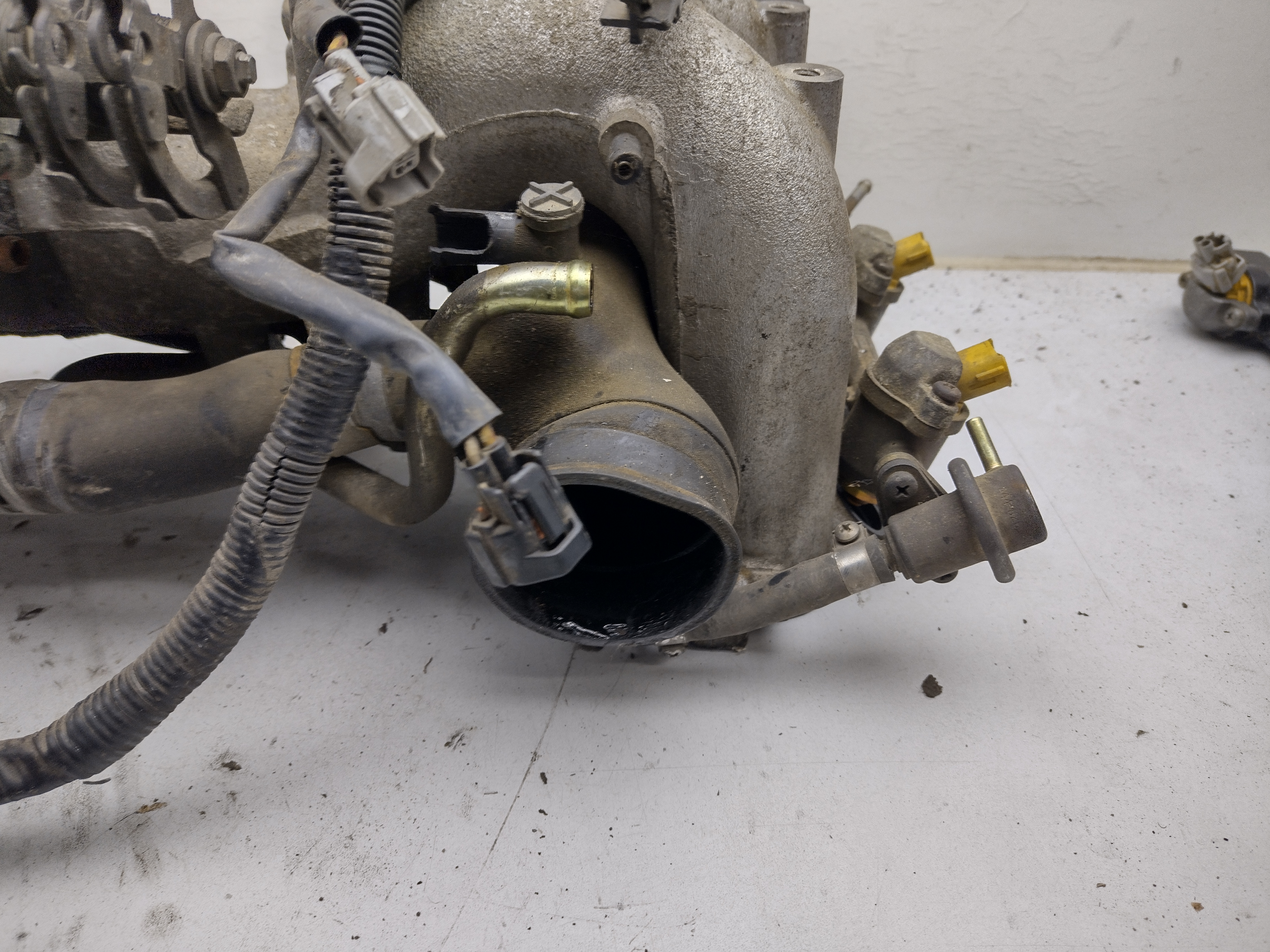 Ansaugbrücke mit Drosselklappe, Leerlaufregler LLR für Subaru Impreza GT GC8 GF8 98-00 WRX STI Turbo