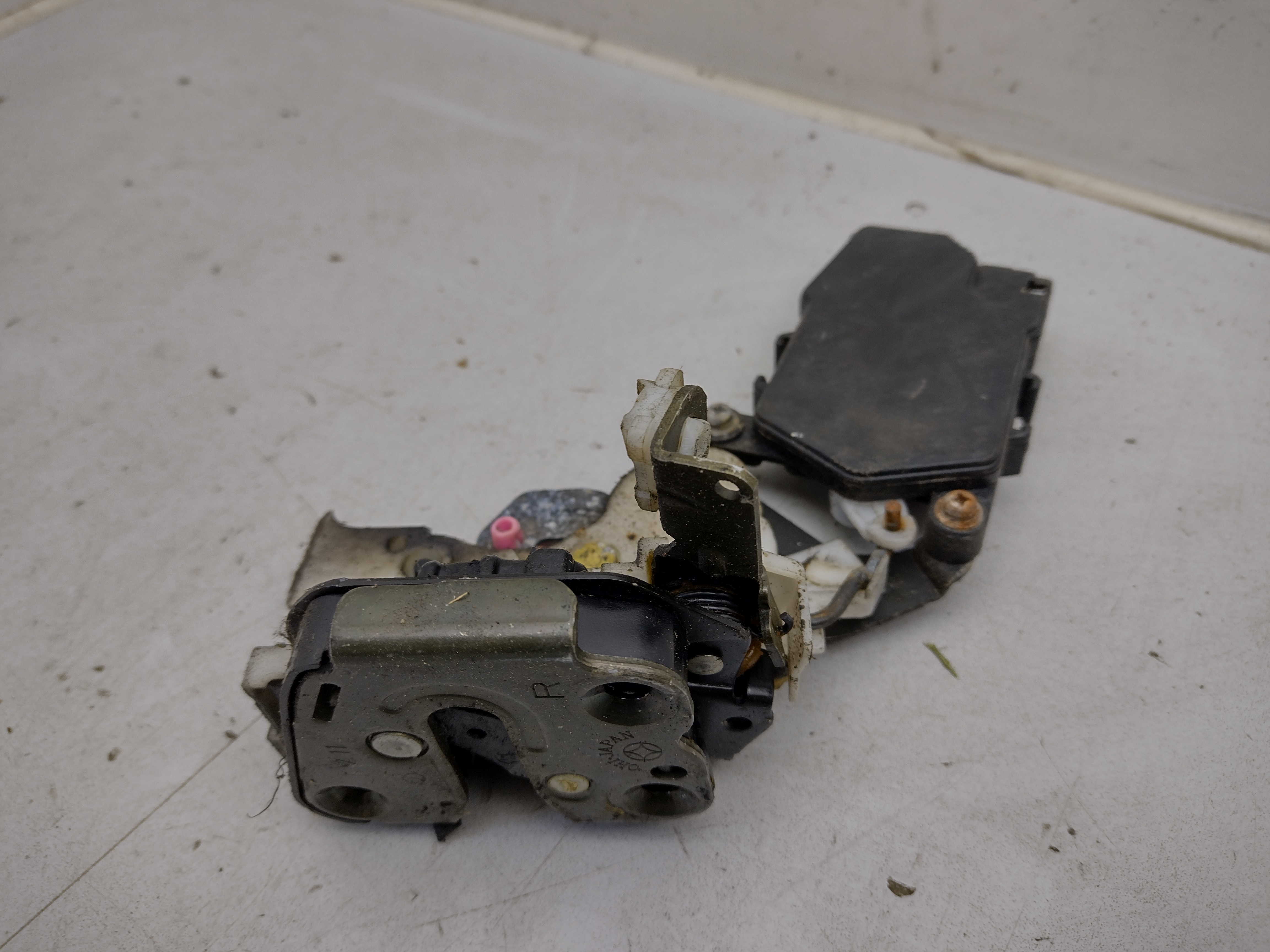 Türschloss hinten rechts von Subaru Impreza GC GF 93-00
