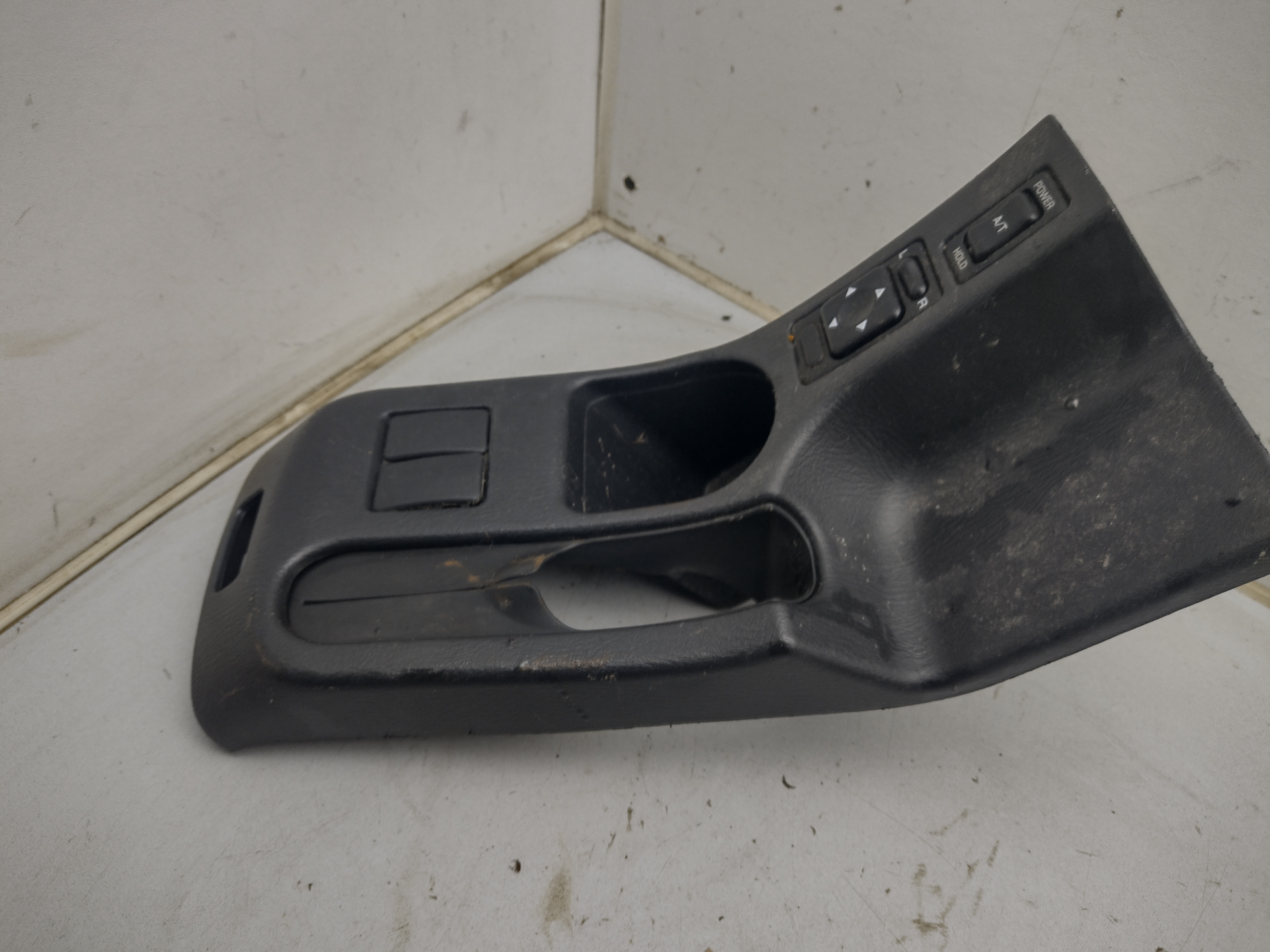 Mittelkonsole mit Spiegelverstellung von Subaru Impreza GD GG Newage Bugeye