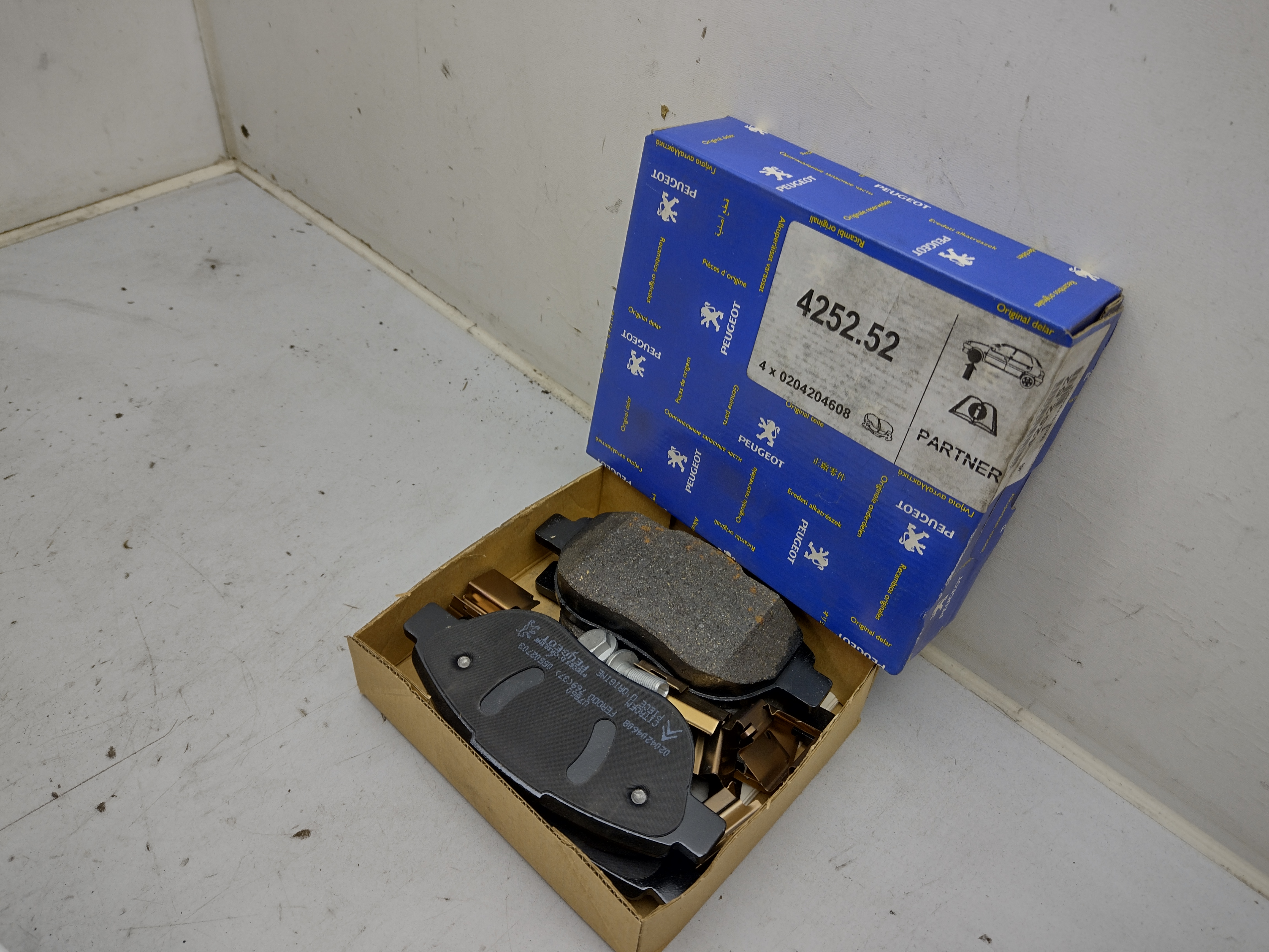 Peugeot Partner / Citroen Bremsbeläge vorne (Sys.Bosch) 425252 NOS NEW OEM