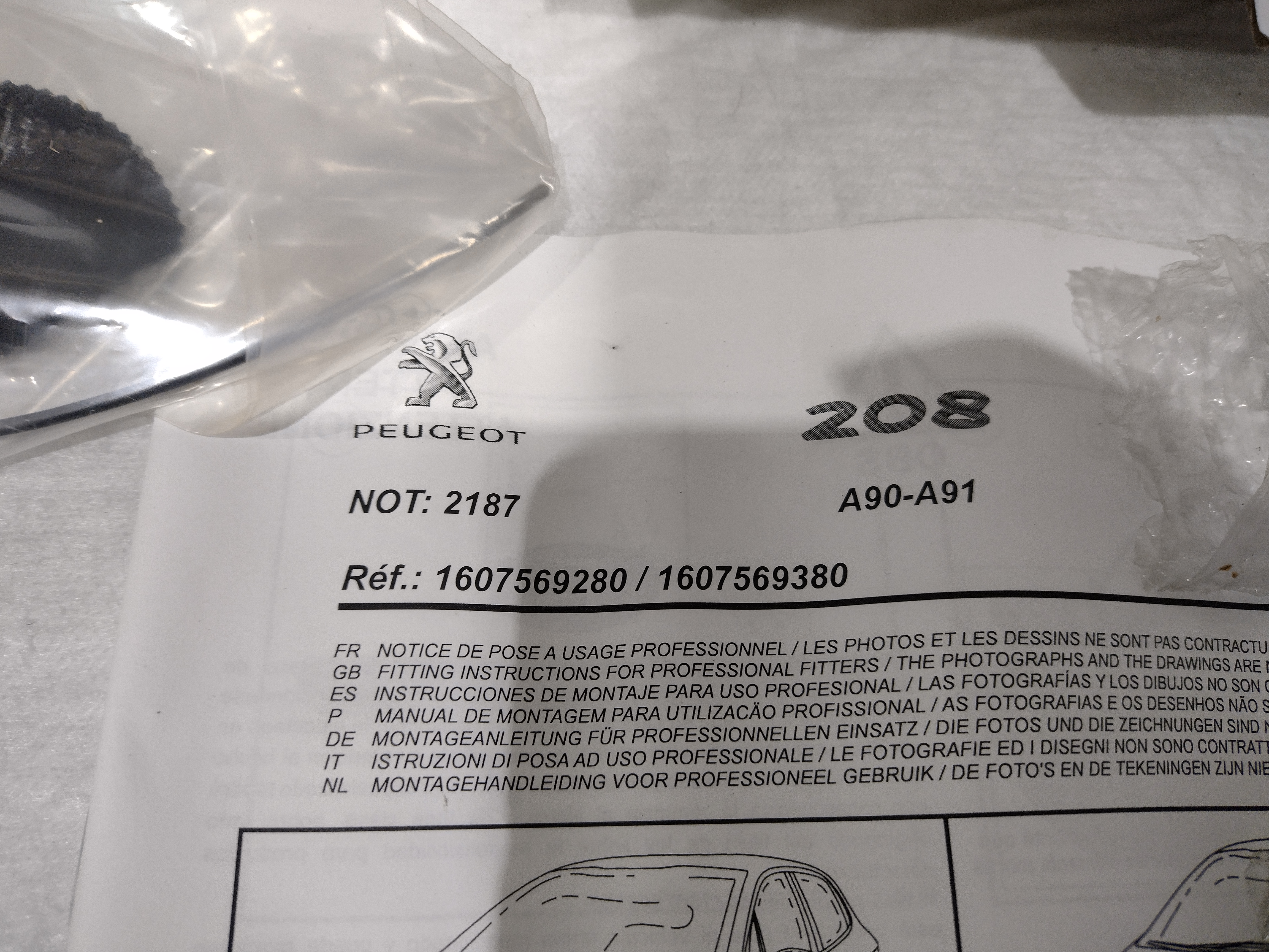Peugeot 208  Einstiegsleisten beleuchtete 1607569280 NEU NOS NEW