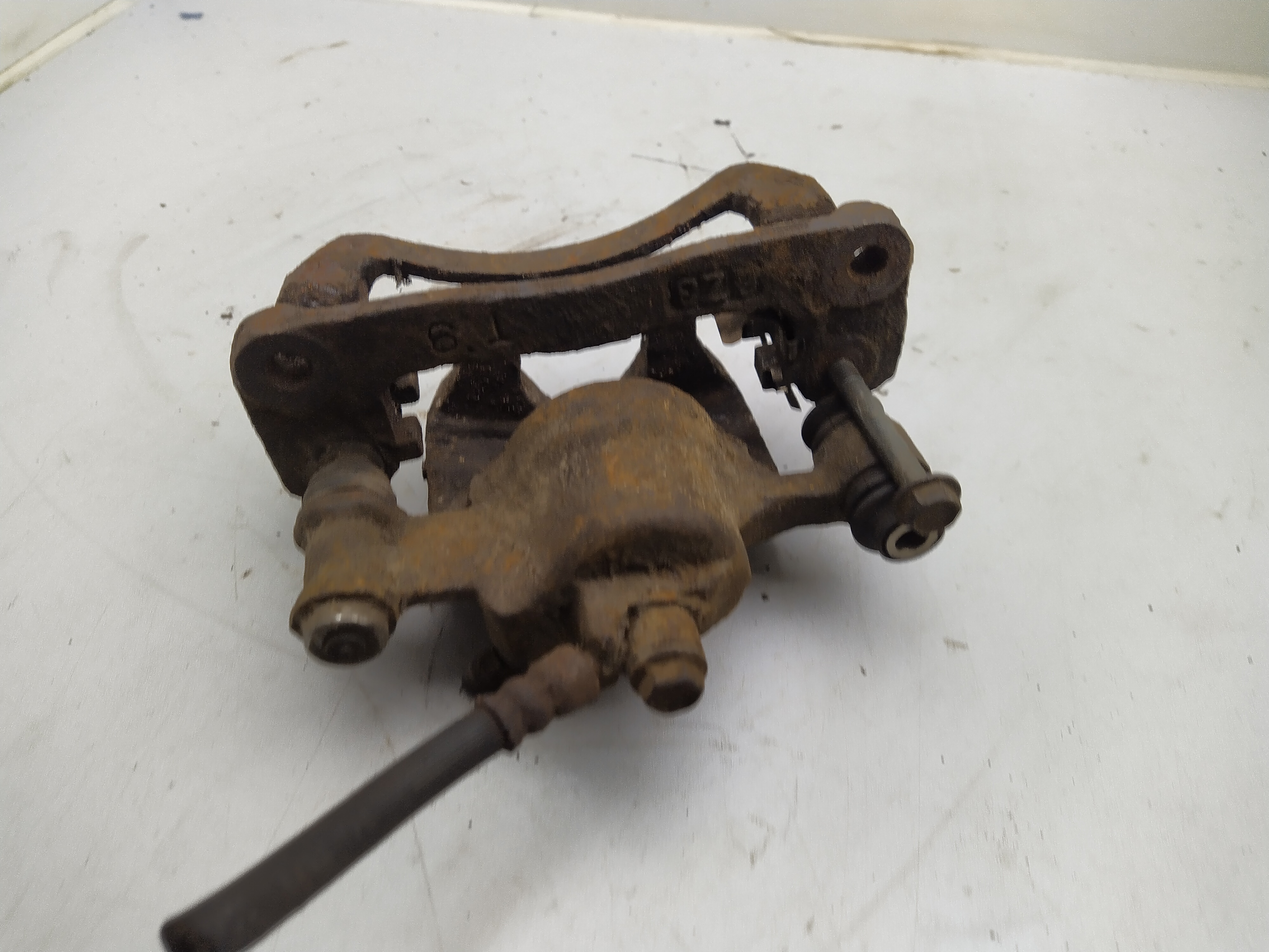Bremssattel mit Halter hinten links SUBARU IMPREZA GC GF Legacy BD BG Forester SF
