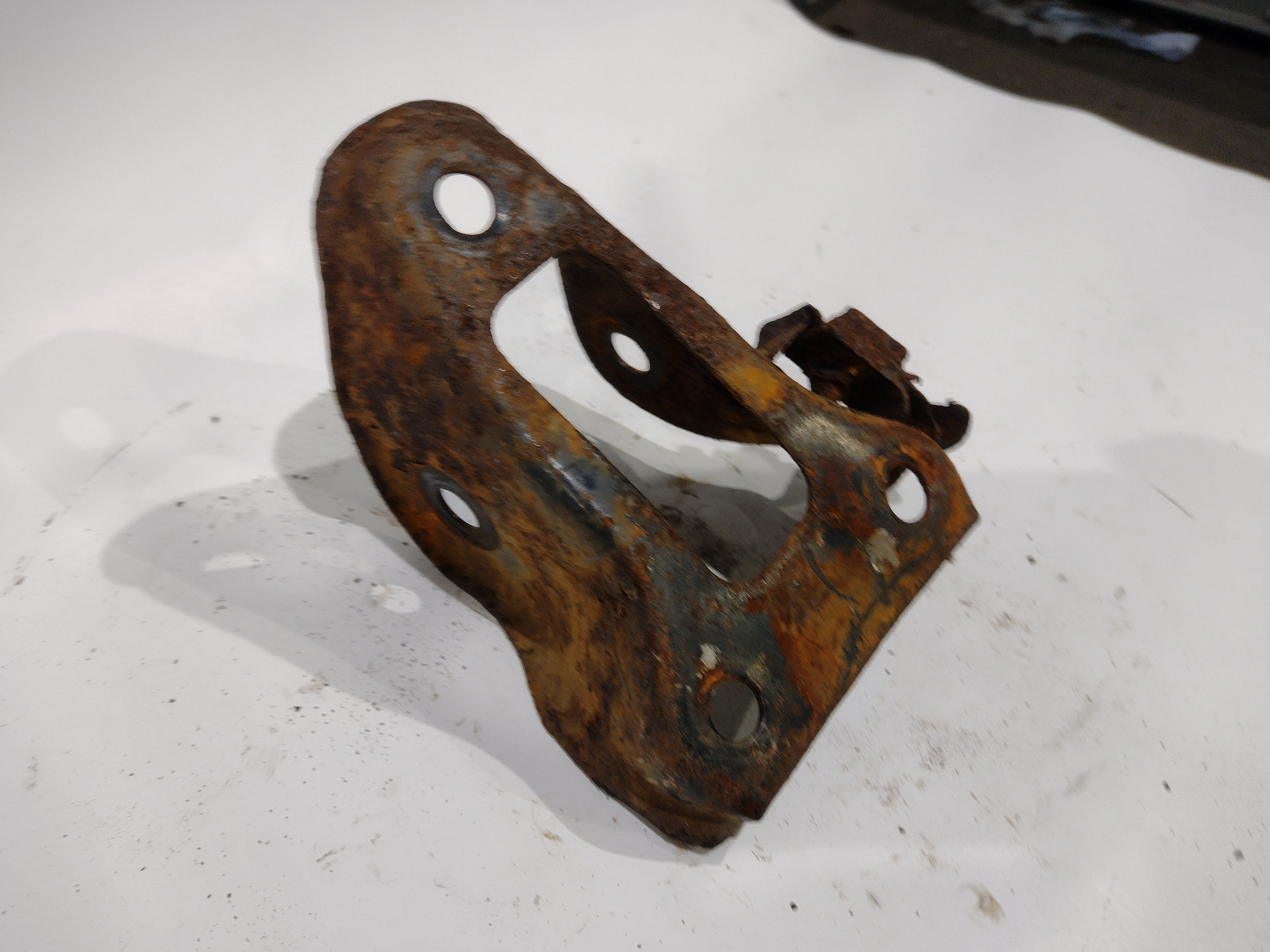 Aufnahme Längslenker hinten links für Subaru Impreza / Forester / Legacy