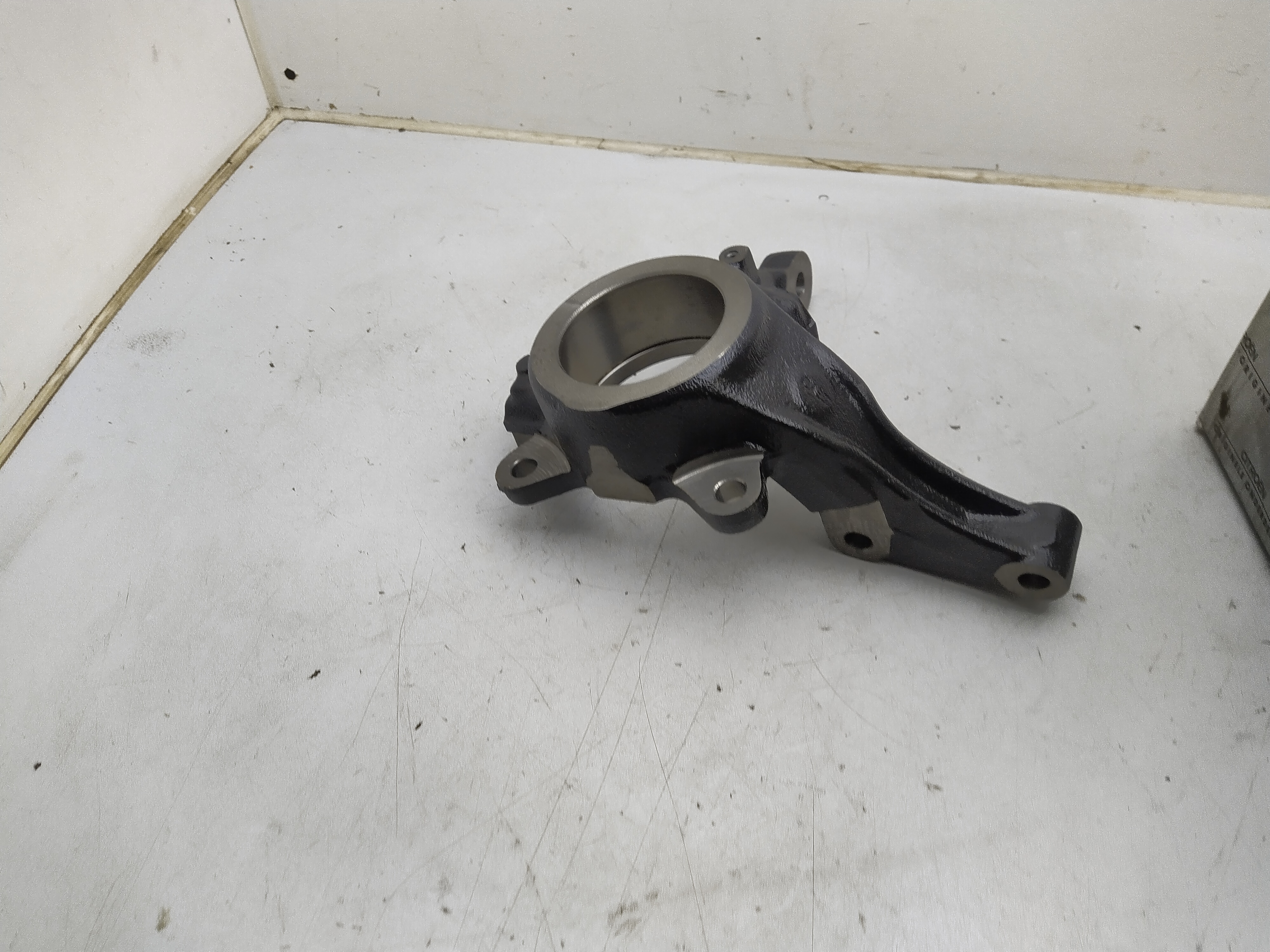 Citroen / Peugeot ACHSSCHENKEL VORNE RECHTS 364734 NEU NOS NEW