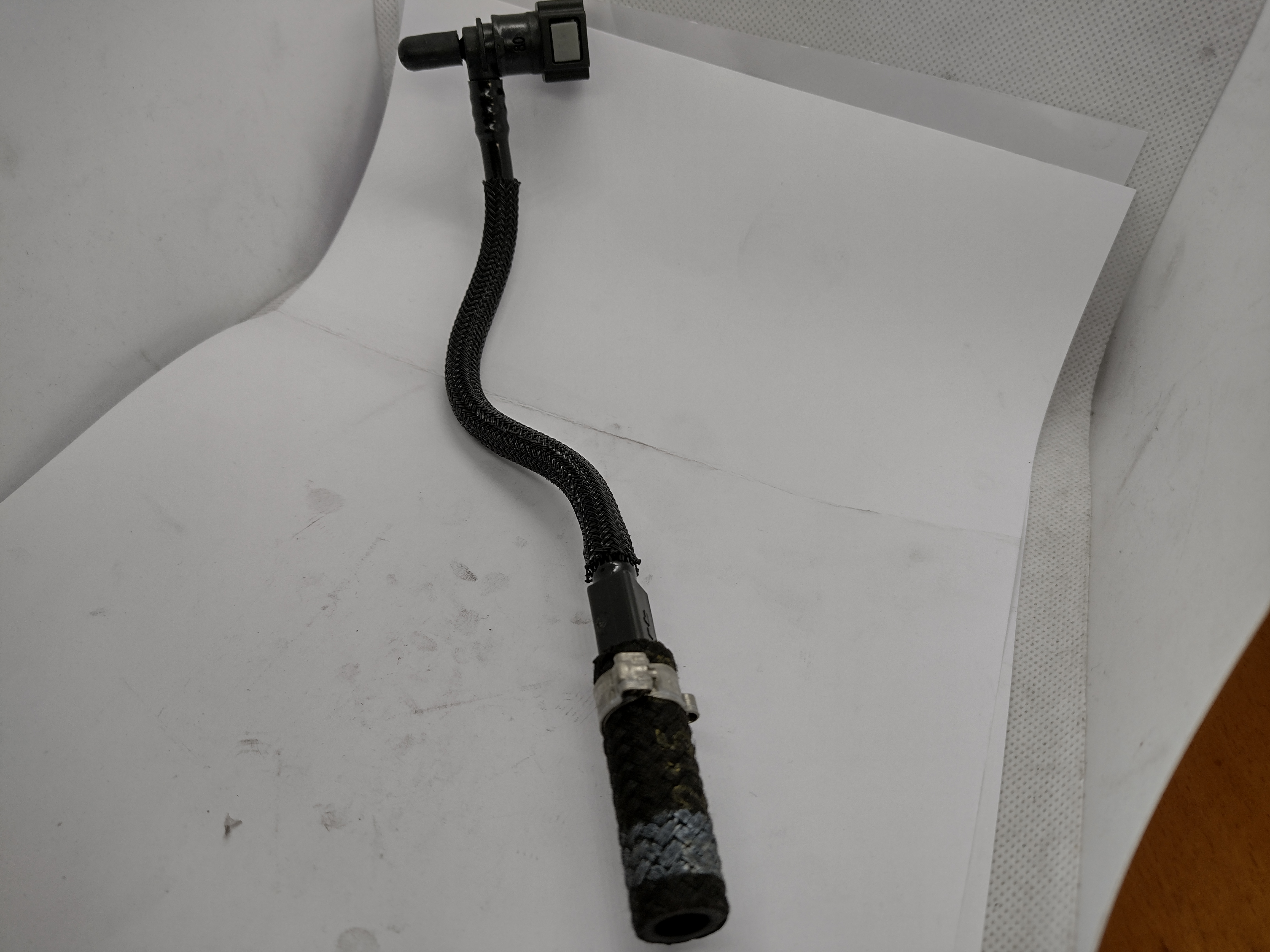 Peugeot / Citroen Leitung Schlauch 4572A9 NEU NOS NEW OEM