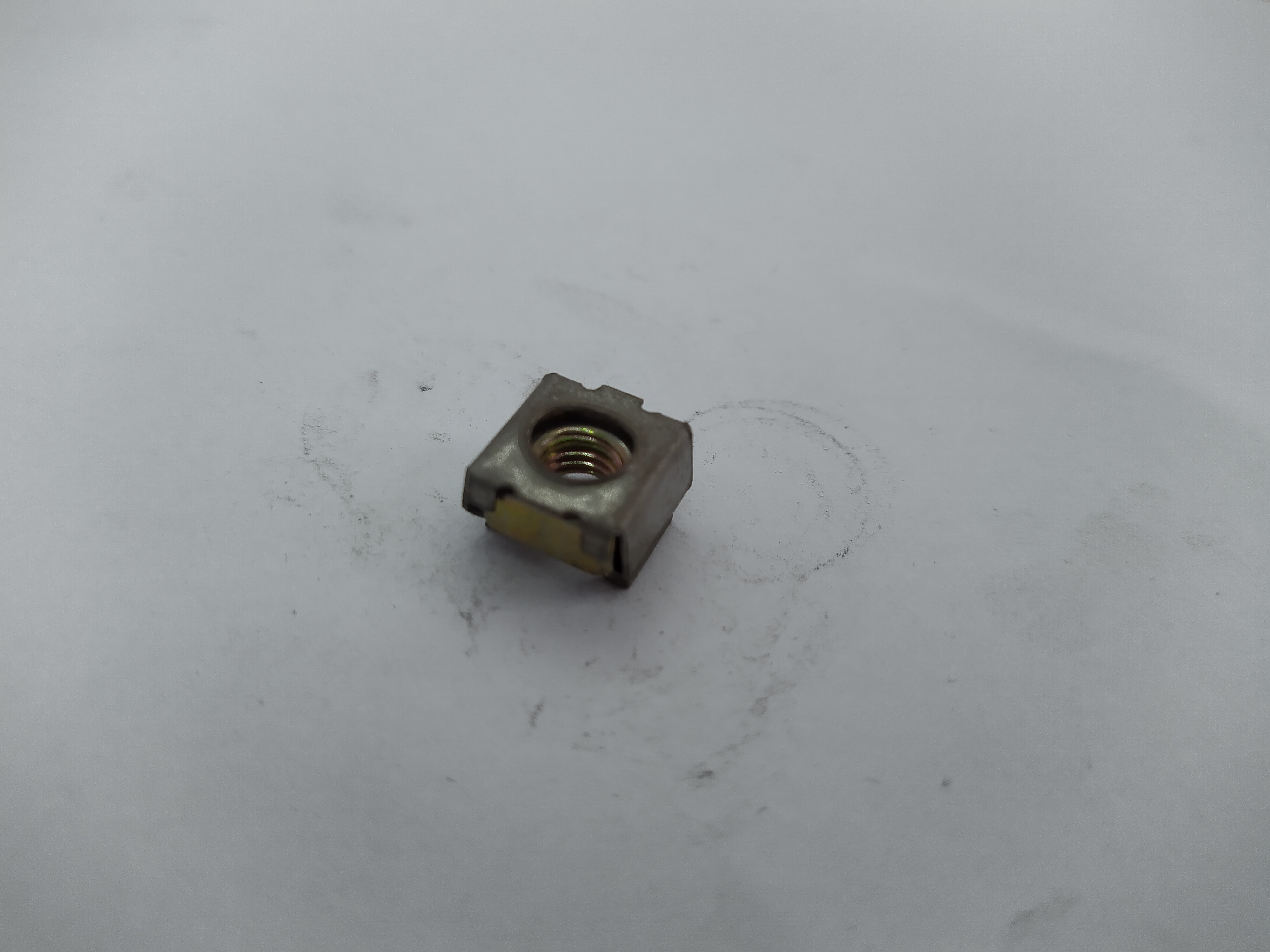 Citroen / Peugeot Käfigmutter M6x1 6941A1 NEU NOS
