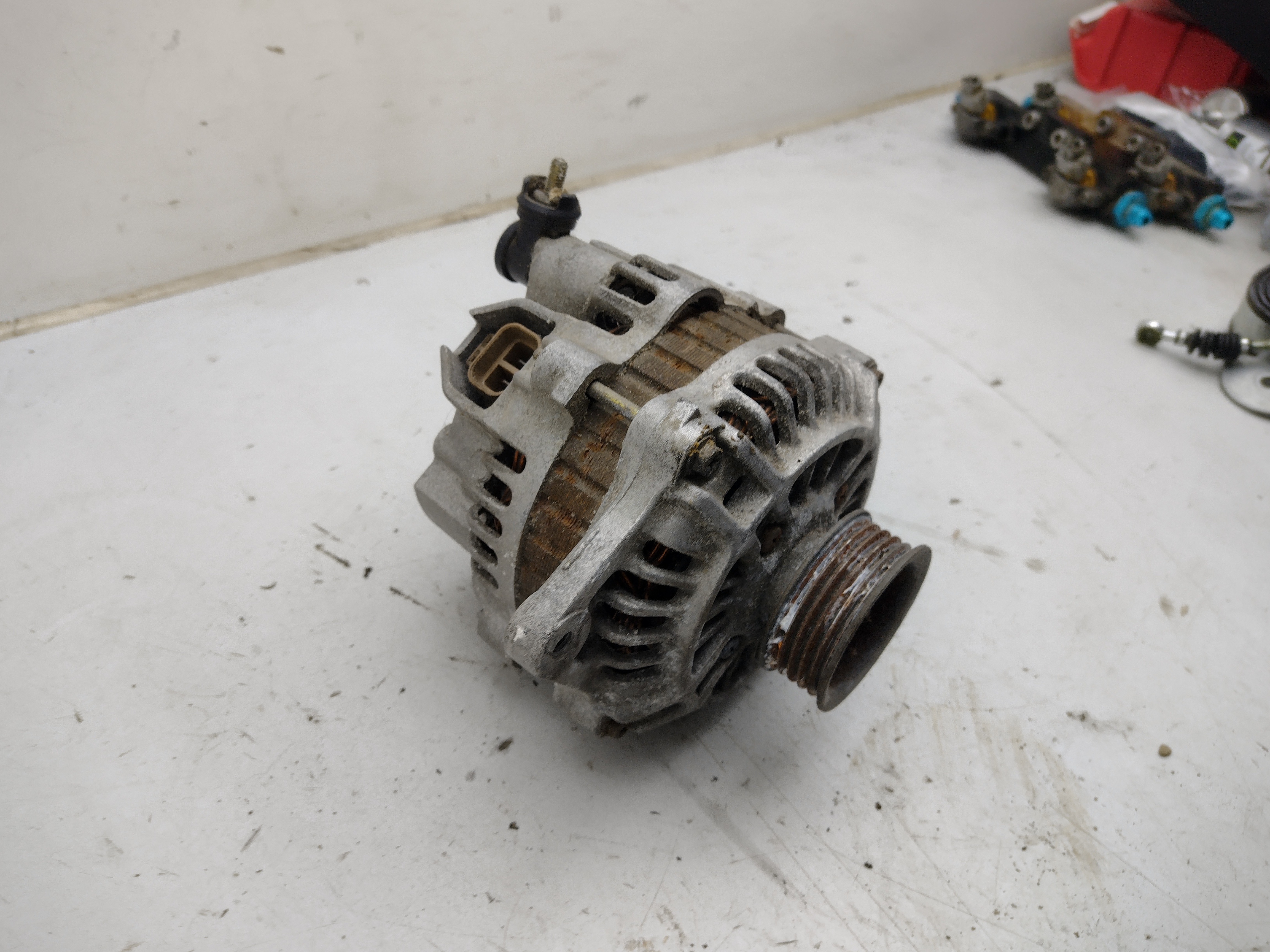 Lichtmaschine Generator 23700AA350 für Subaru Legacy 2 BD BG