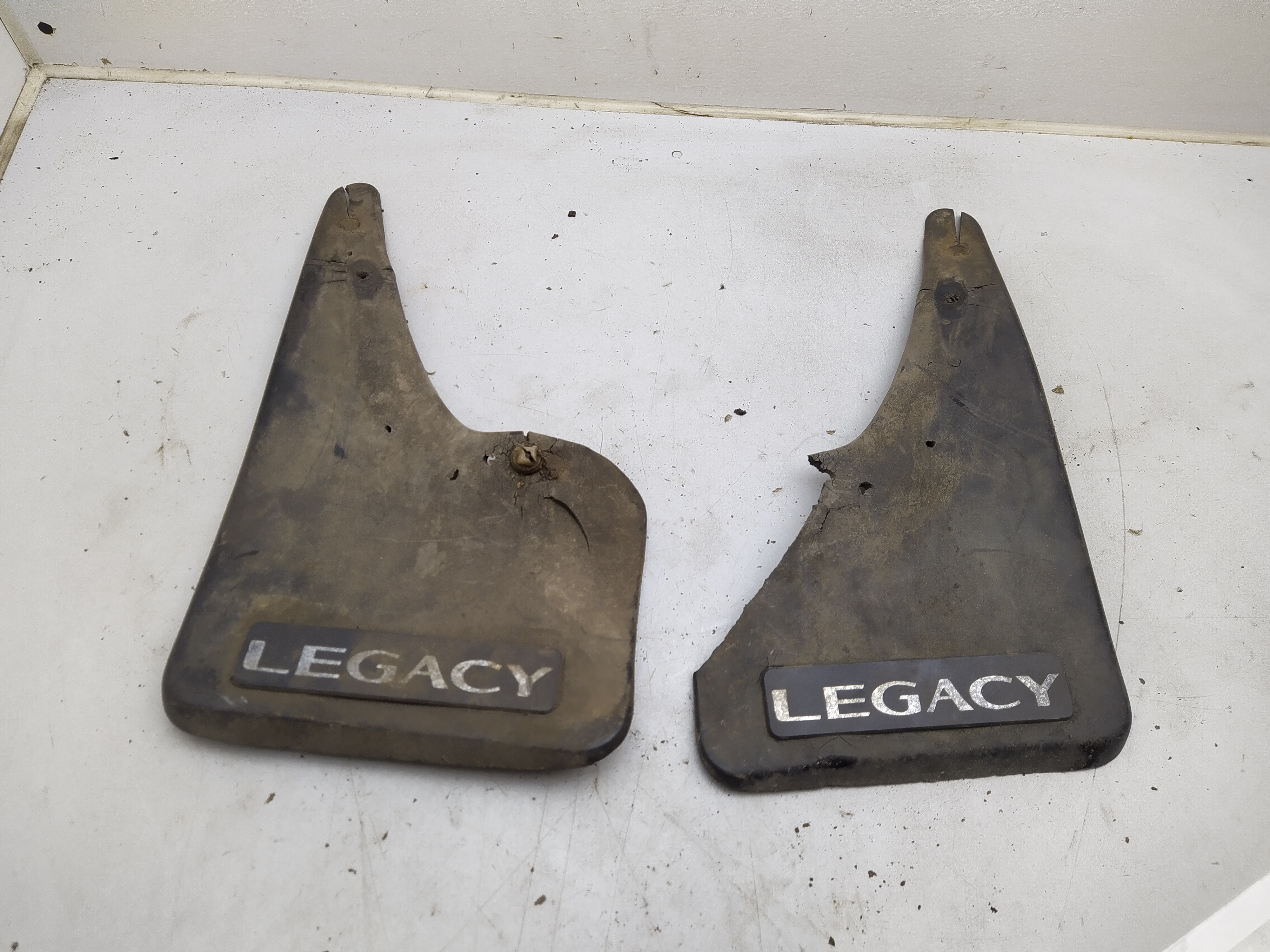 Paar Mudflaps Schmutzfänger original Subaru Legacy 