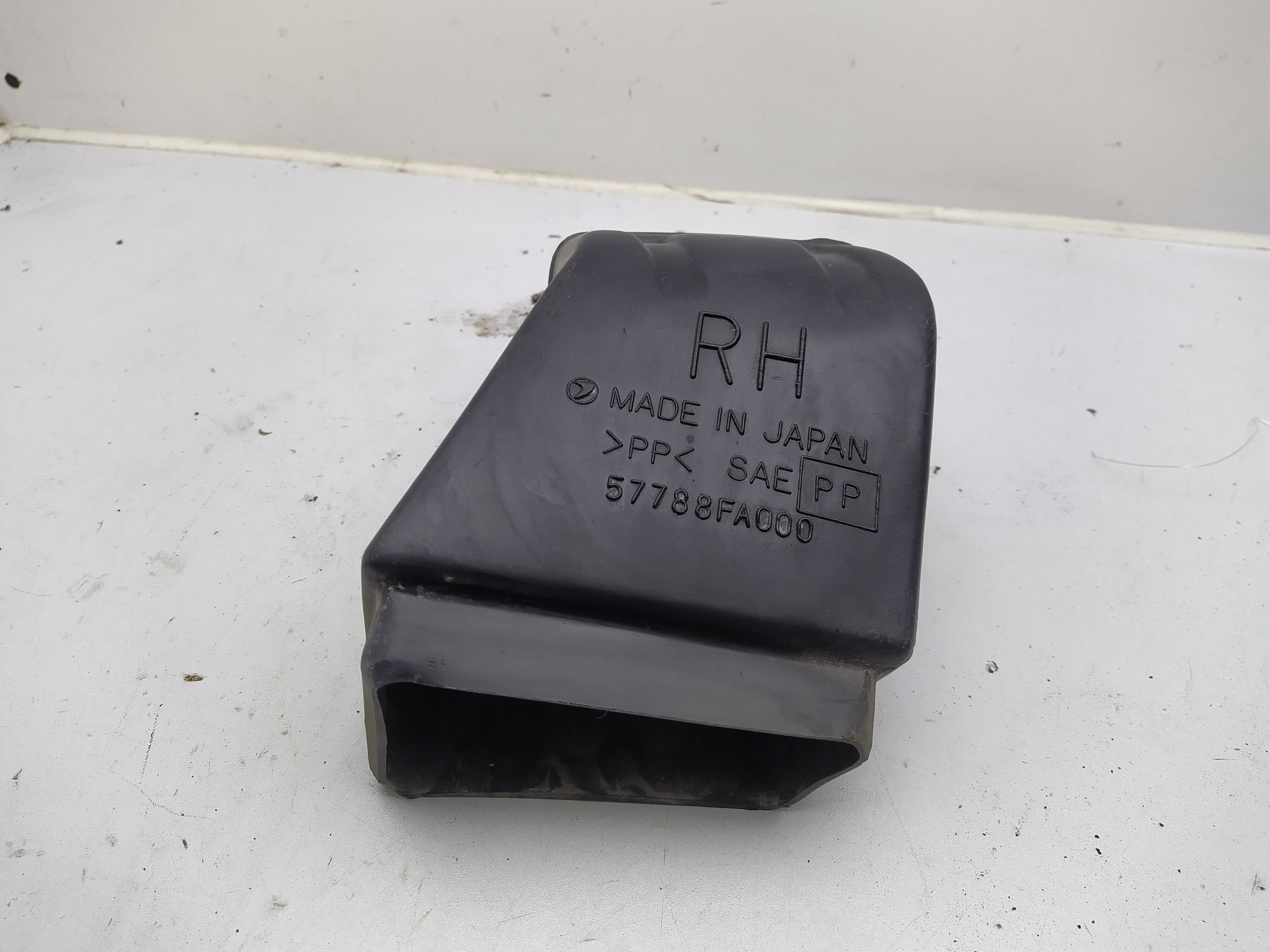 AIR CLEAN DUCT BRKT Bremsenbelüftung rechts Subaru Impreza GC GF 1992-1998 57788FA000