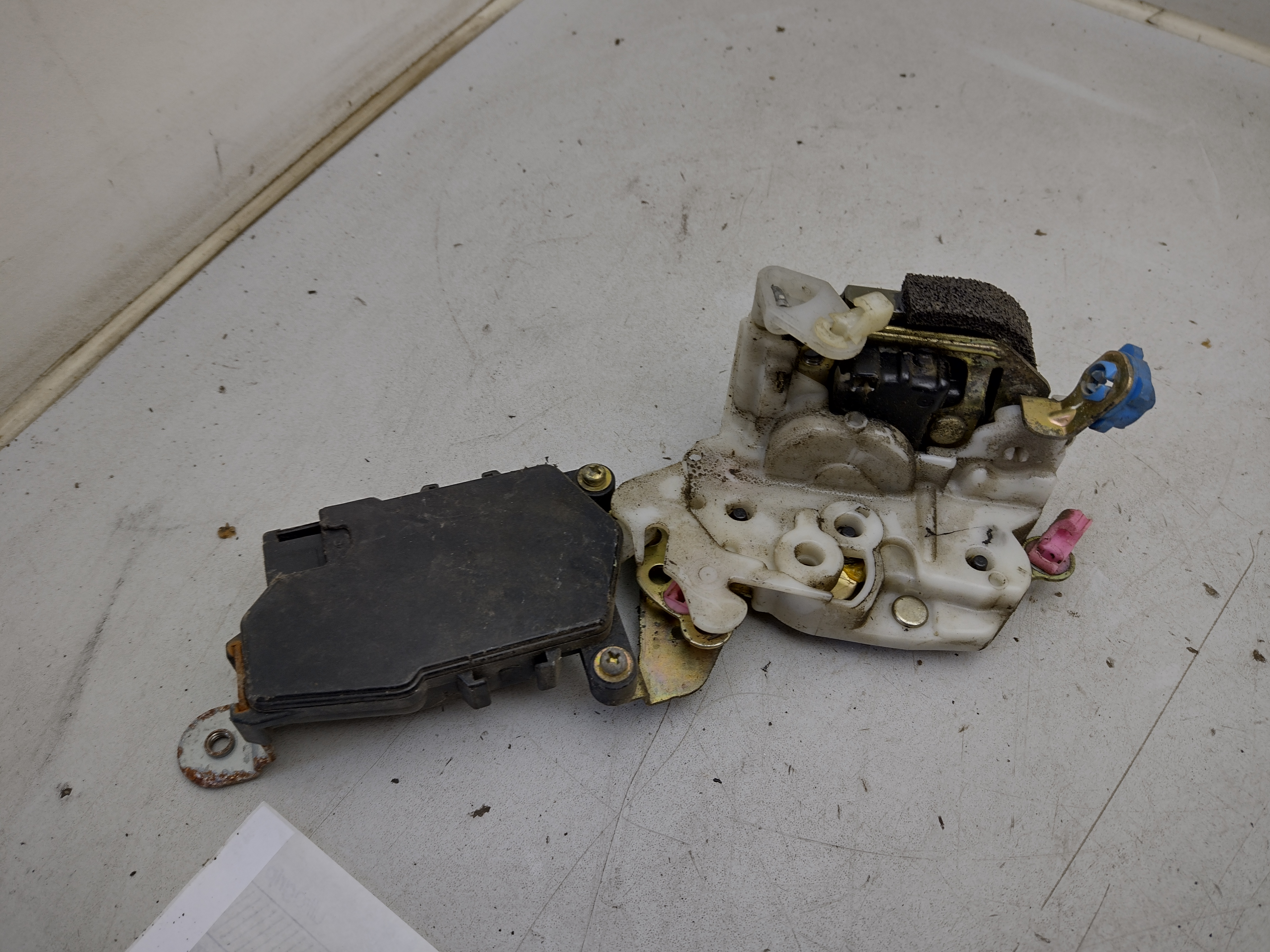 Türschloss vorne rechts von Subaru Impreza GC GF 93-00