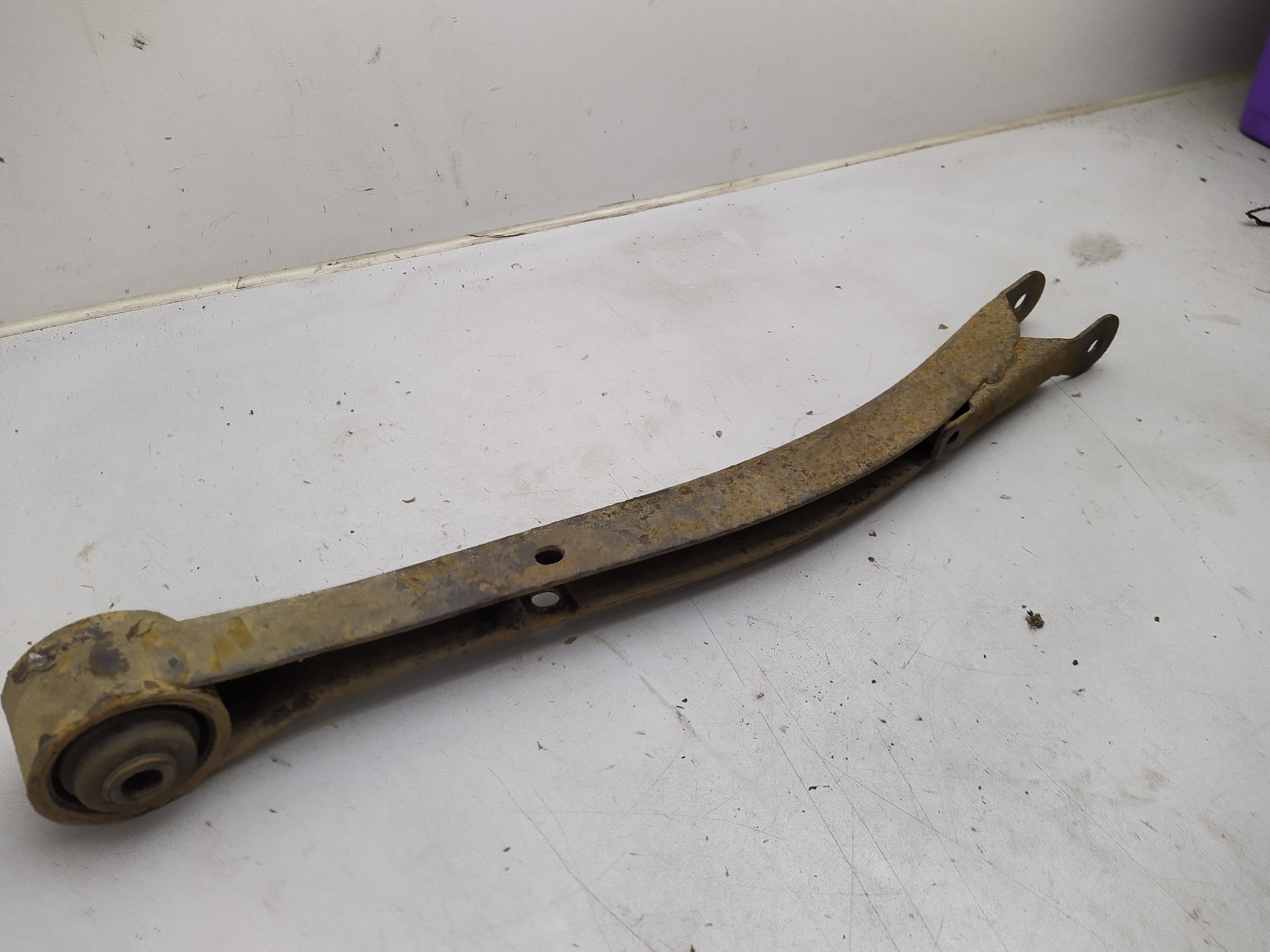 Längslenker hinten ohne Aufnahme  für Subaru Impreza / Forester / Legacy 
