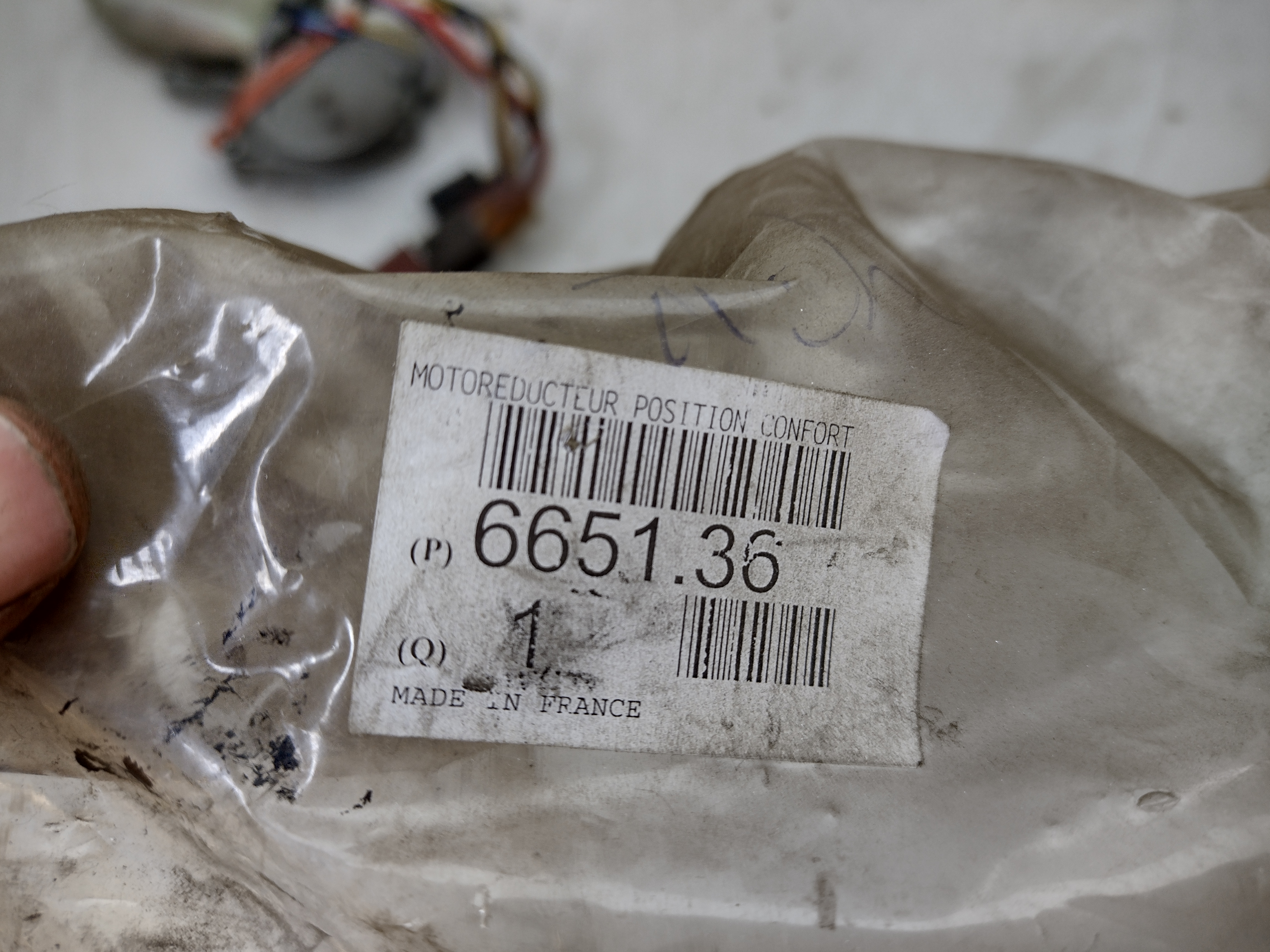 Peugeot / Citroen Schiebedachmotor 665136 1606953480 NEU NOS NEW OEM