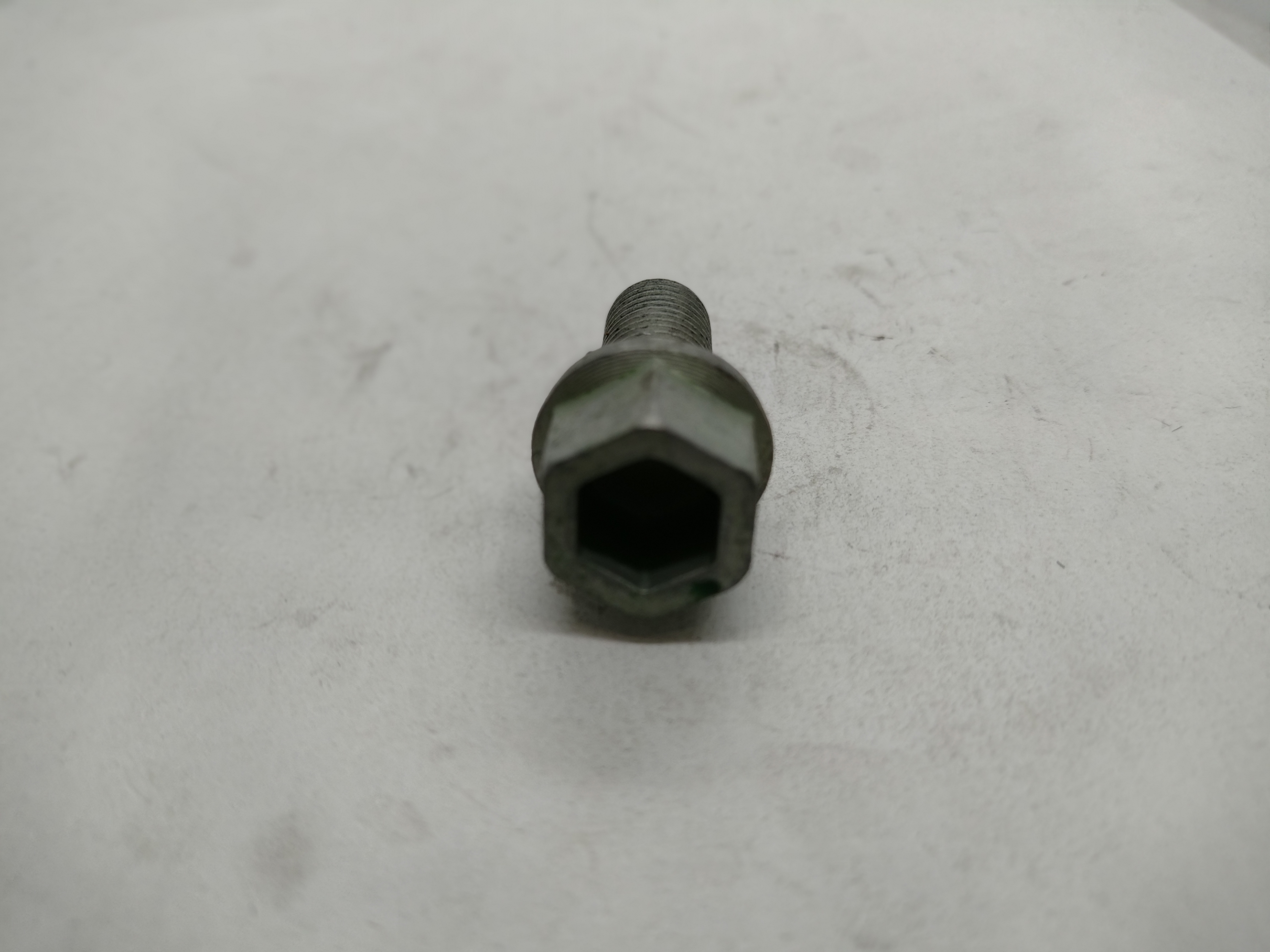 Peugeot / Citroen Radschraube M12x1,5-21mm 540577 NEU NOS NEW 