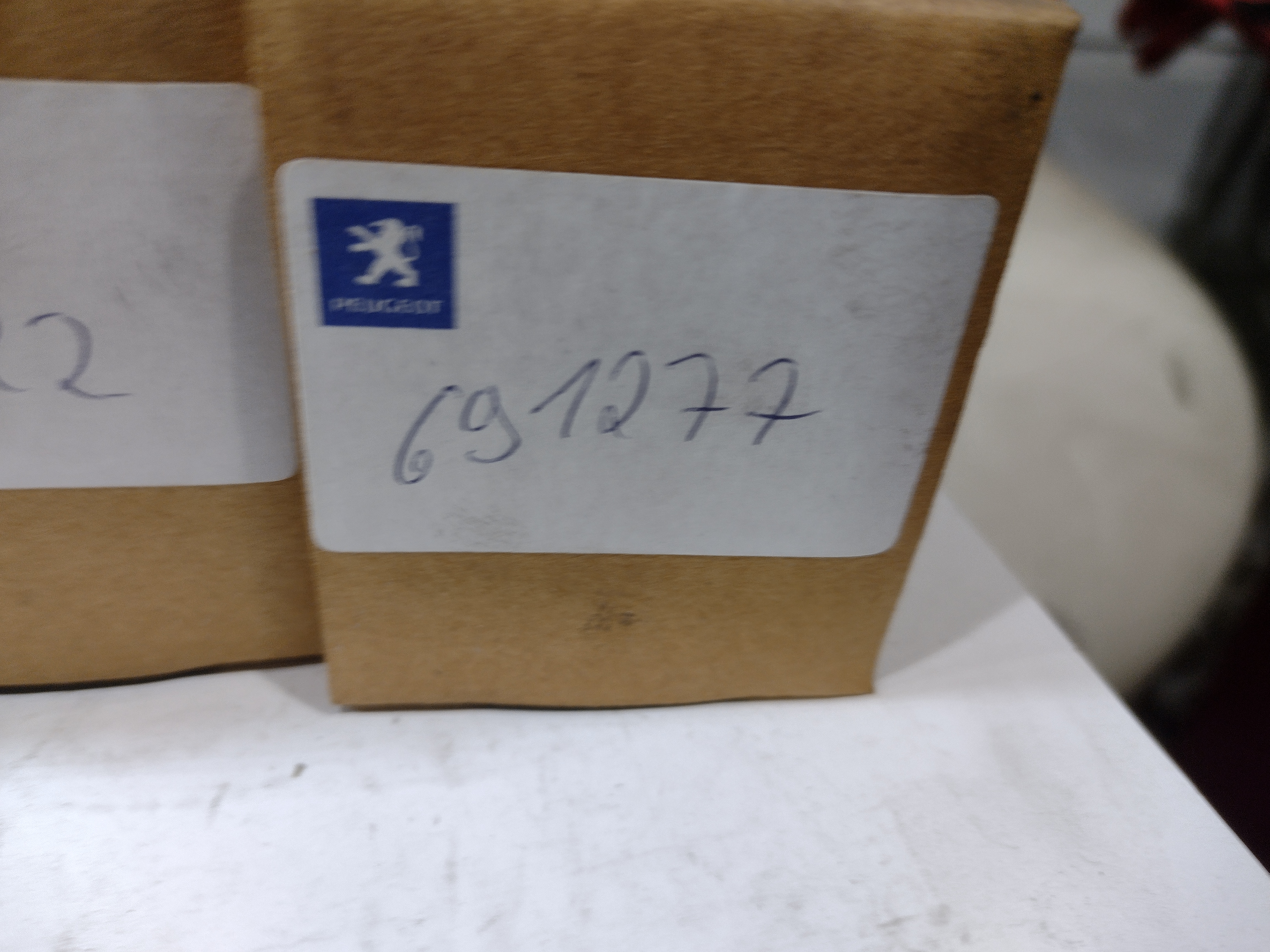 Peugeot / Citroen SCHRAUBE M8x1,25 CBX 691277 NEU NOS NEW
